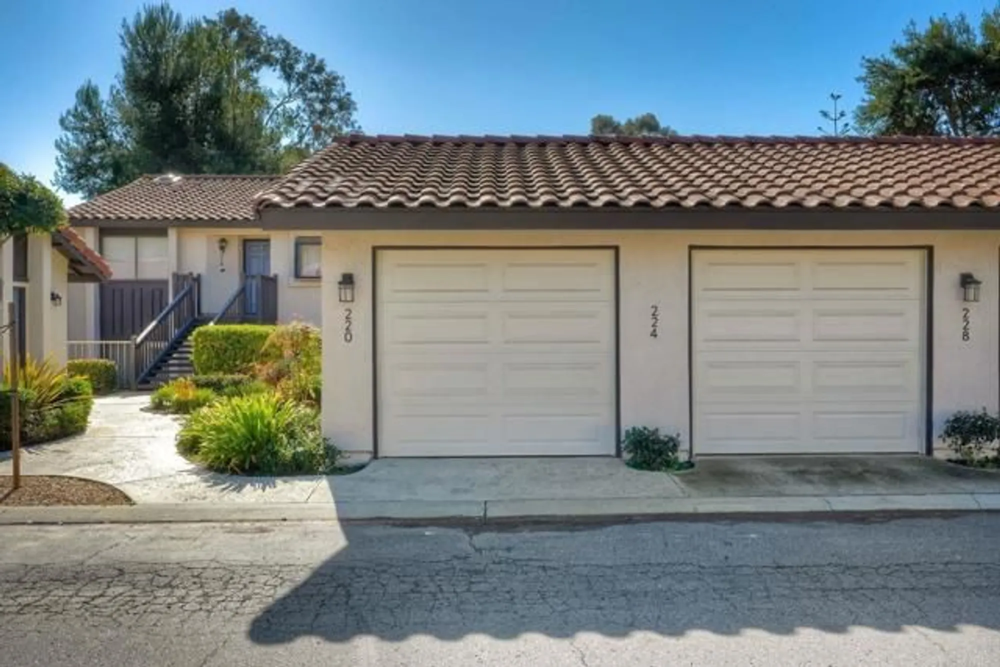 Property Slideshow image 26 of 28 | 220 s shorehang ln, Encinitas, CA, 92024