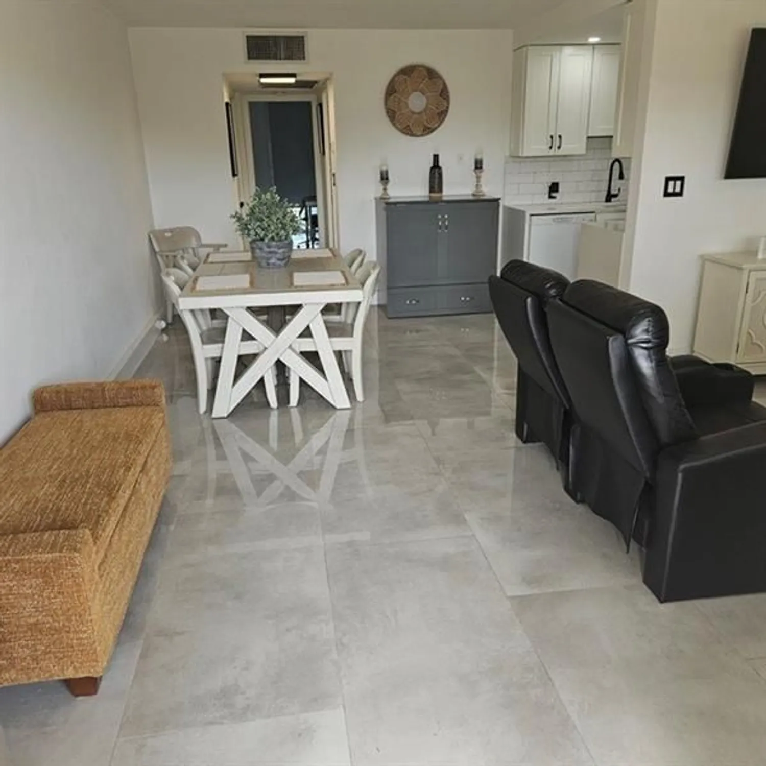 Property Slideshow image 6 of 17 | 4701 martinique dr h4, Coconut Creek, FL, 33066