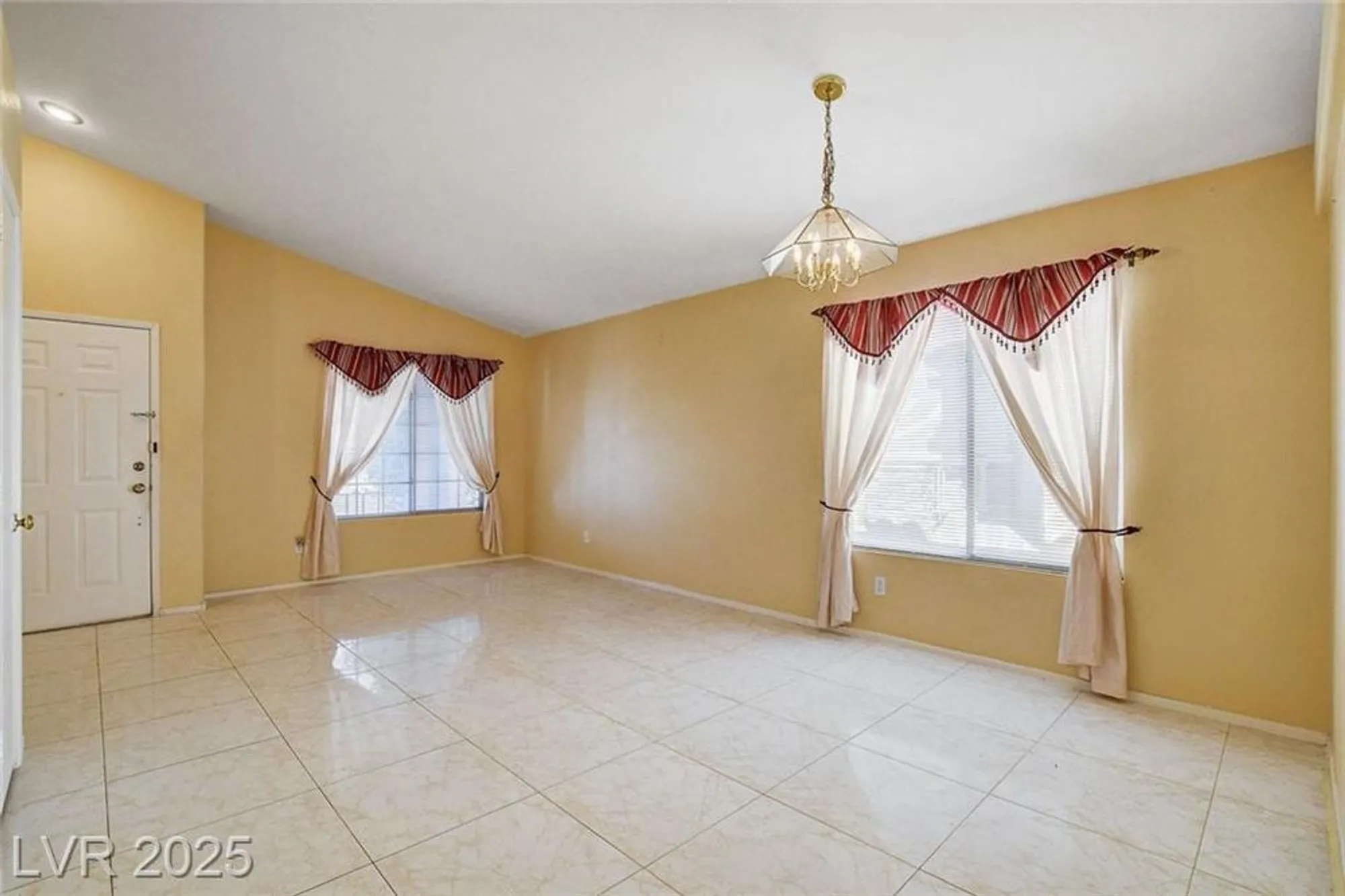Property Slideshow image 8 of 40 | 5524 morningcross st, Las Vegas, NV, 89130