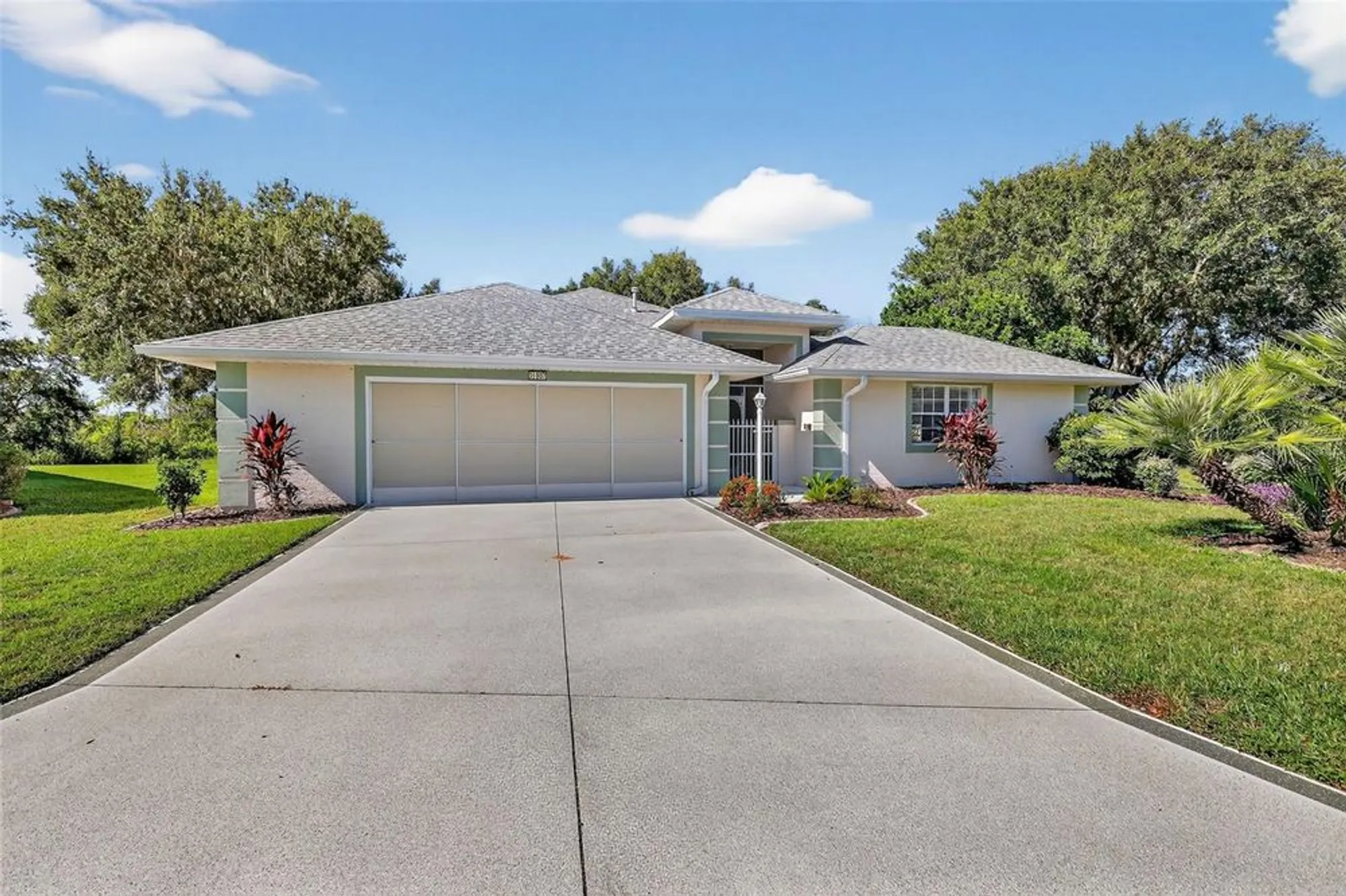 Property Slideshow image 39 of 66 | 21607 regency park ln, Leesburg, FL, 34748