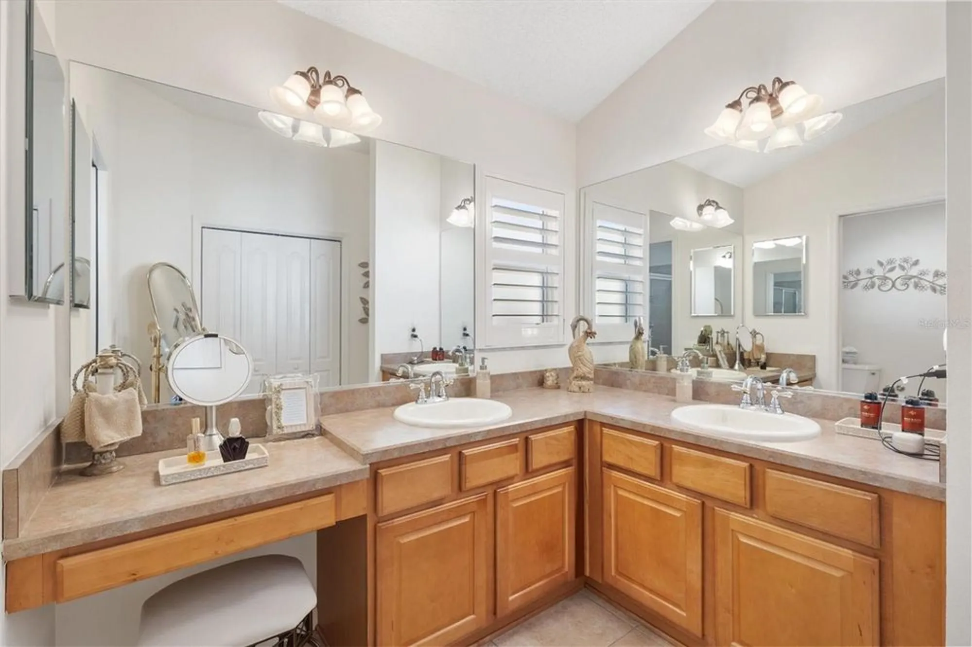 Property Slideshow image 24 of 37 | 552 society hill cir, The Villages, FL, 32162