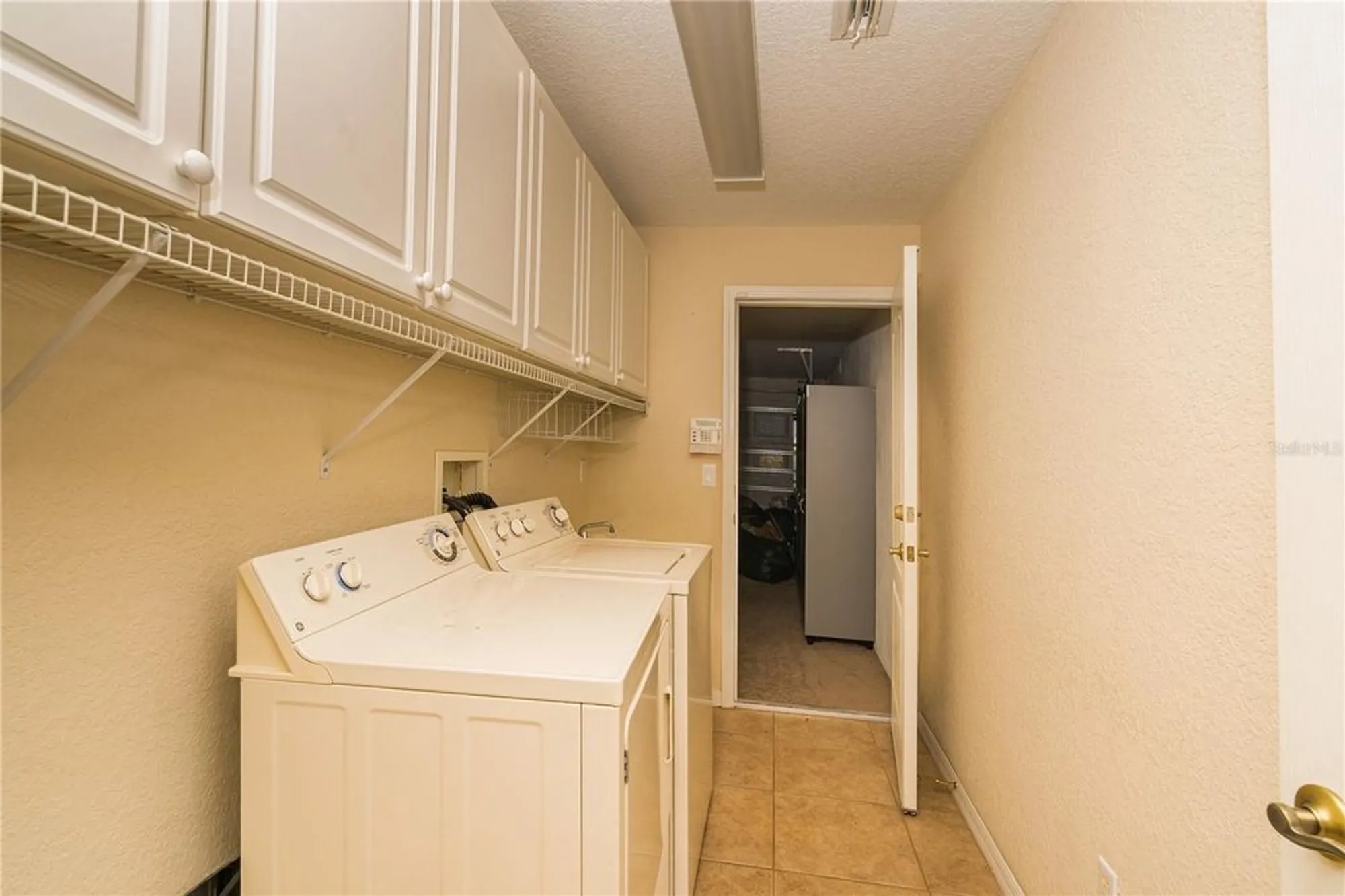 Property Slideshow image 37 of 48 | 1038 emerald dunes dr, Sun City Center, FL, 33573