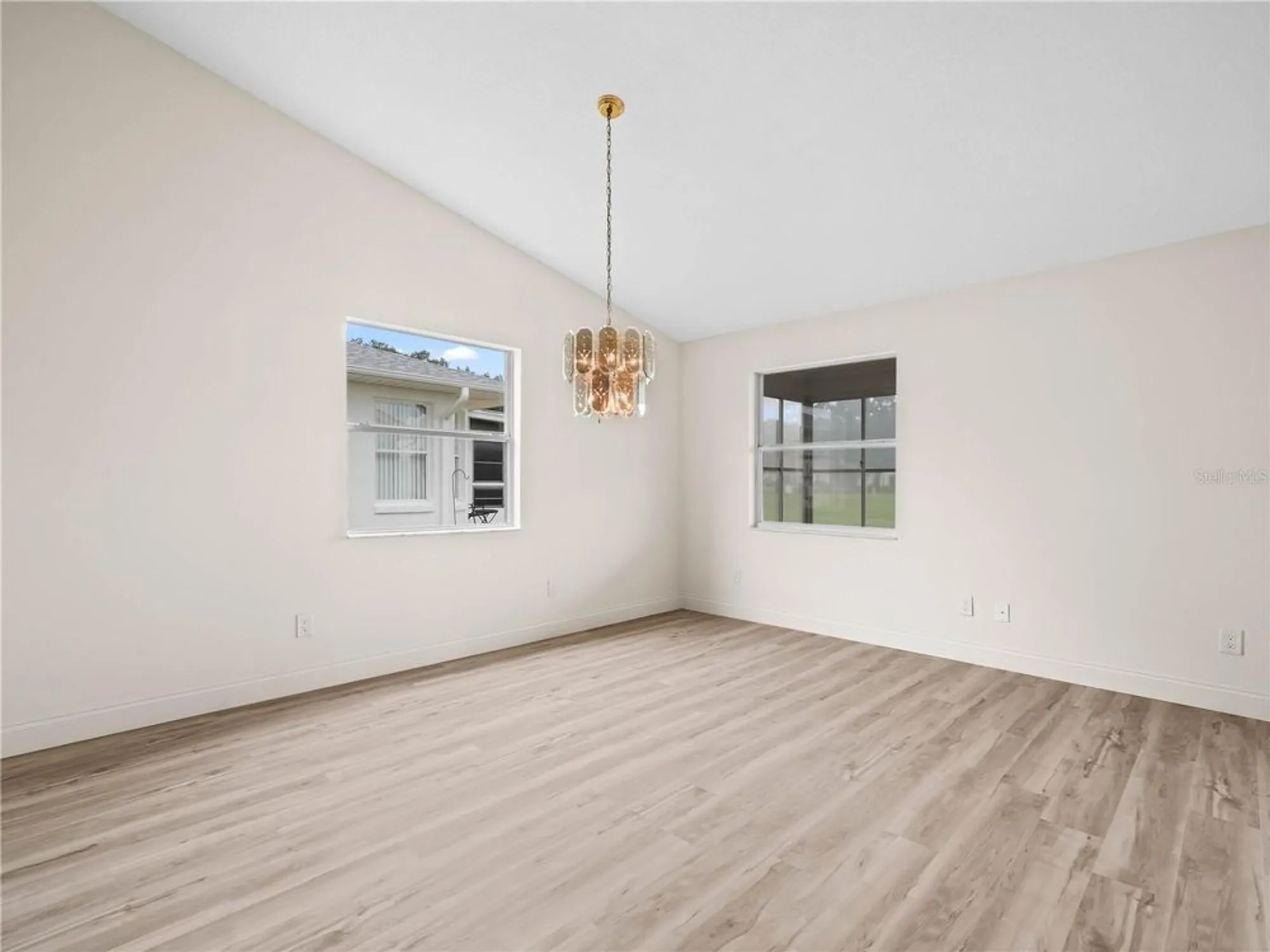 Property Slideshow image 5 of 20 | 6341 silver lakes dr, Lakeland, FL, 33810