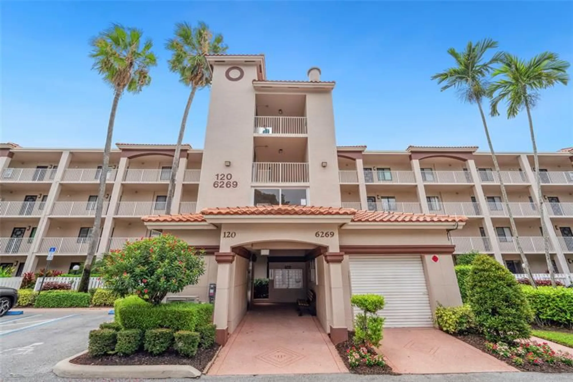 Property Slideshow image 3 of 29 | 6269 pointe regal cir 210, Delray Beach, FL, 33484