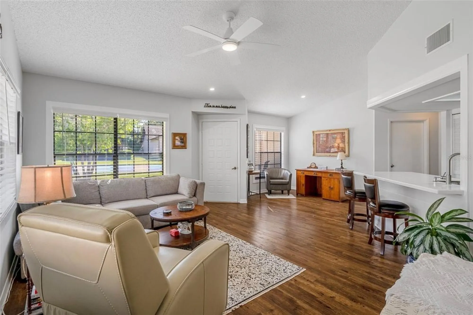 Property Slideshow image 8 of 65 | 6732 oak cluster cir, Spring Hill, FL, 34606