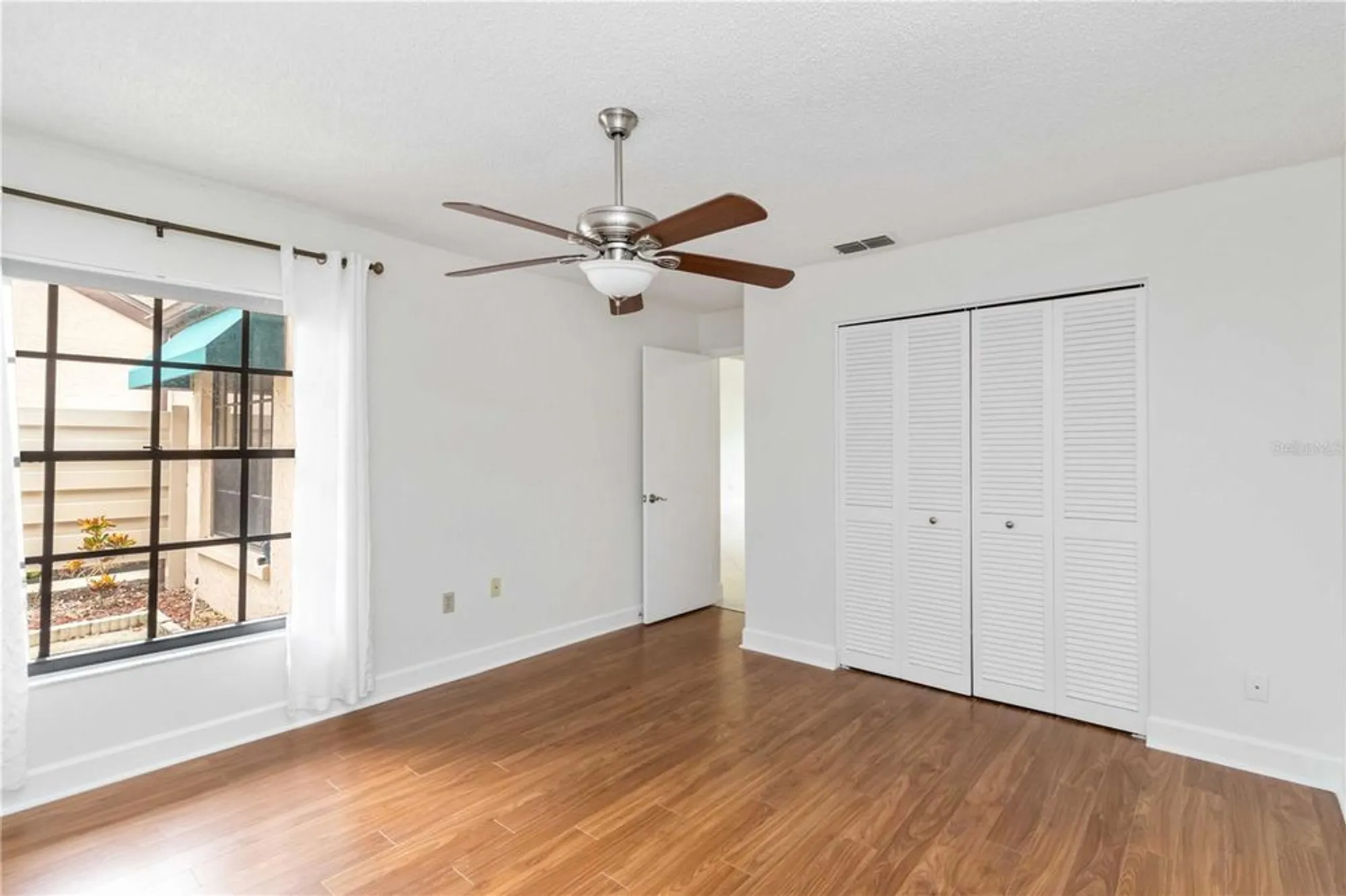 Property Slideshow image 20 of 60 | 6085 clubside dr, Sarasota, FL, 34243