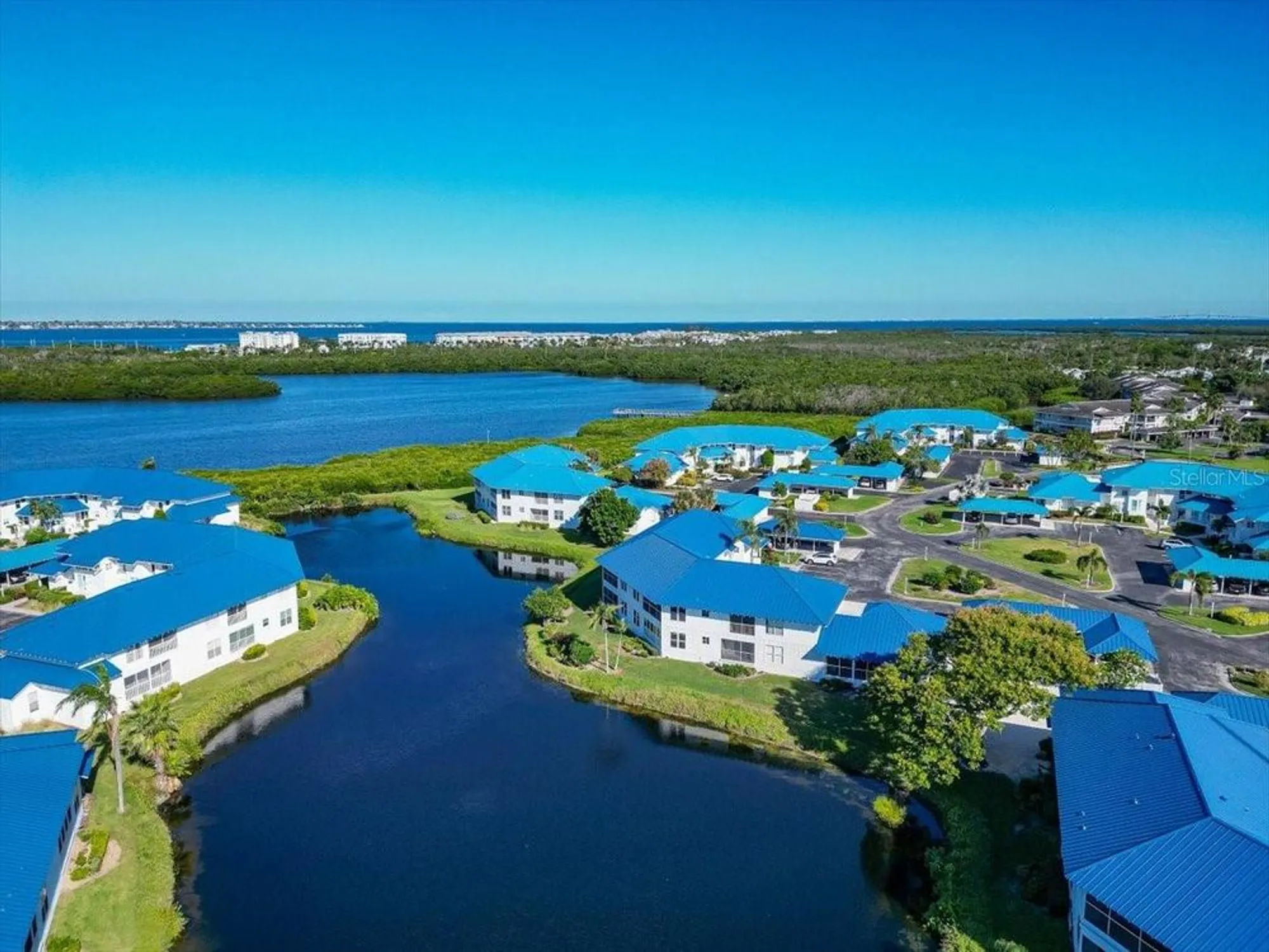 Property Slideshow image 6 of 56 | 841 audubon dr # 841, Bradenton, FL, 34209