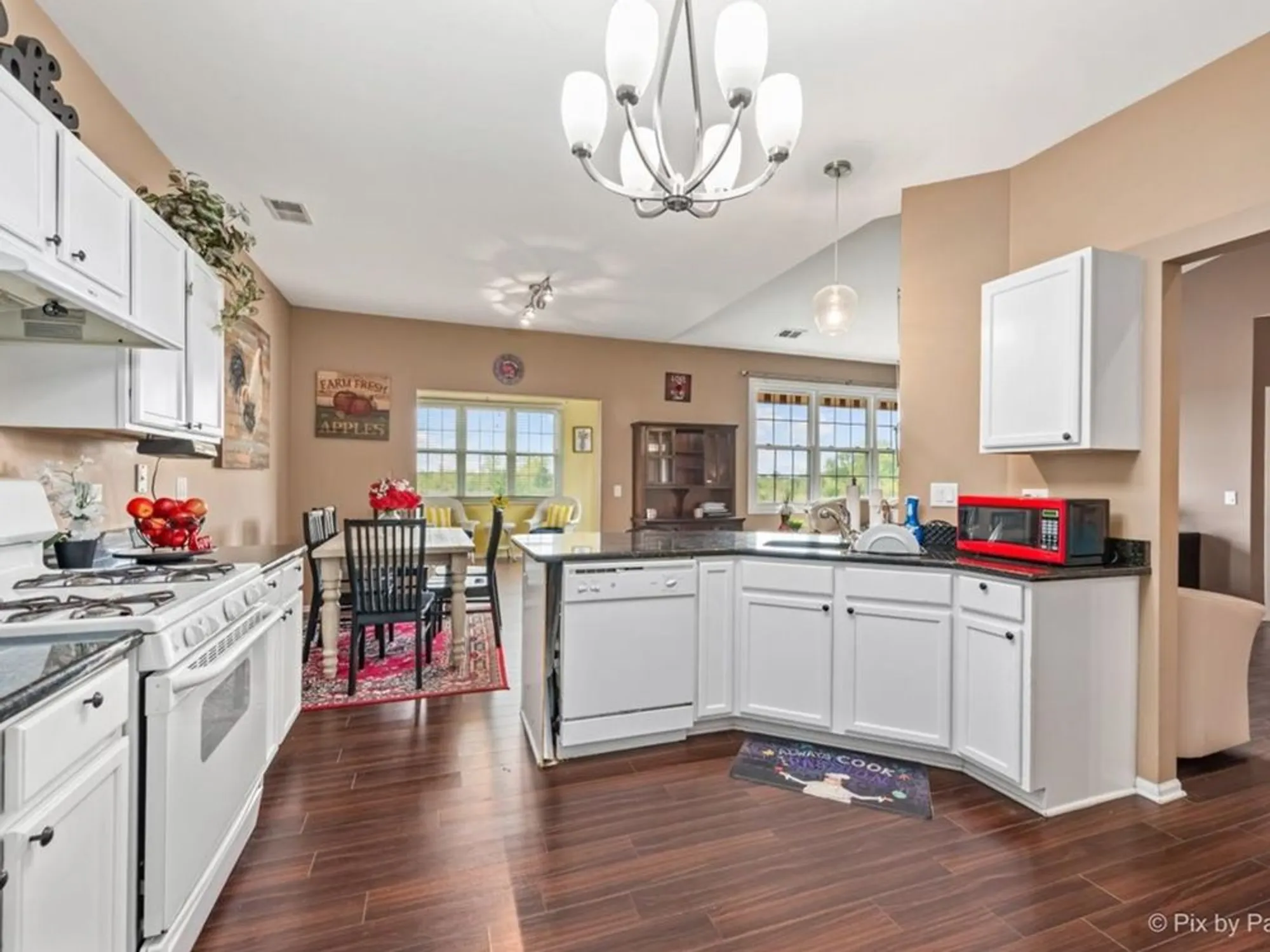 Property Slideshow image 11 of 32 | 17228 como ave, Lockport, IL, 60441