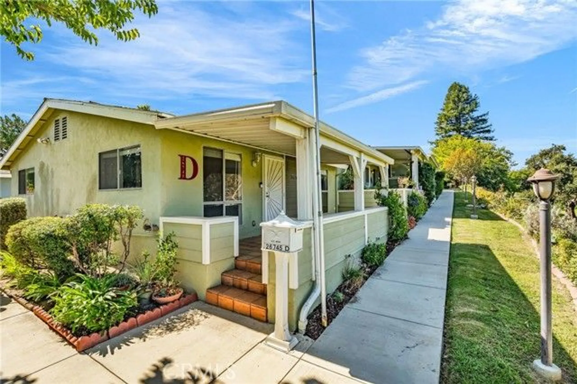 Property Slideshow image 3 of 53 | 26745 oak crossing rd d, Newhall, CA, 91321