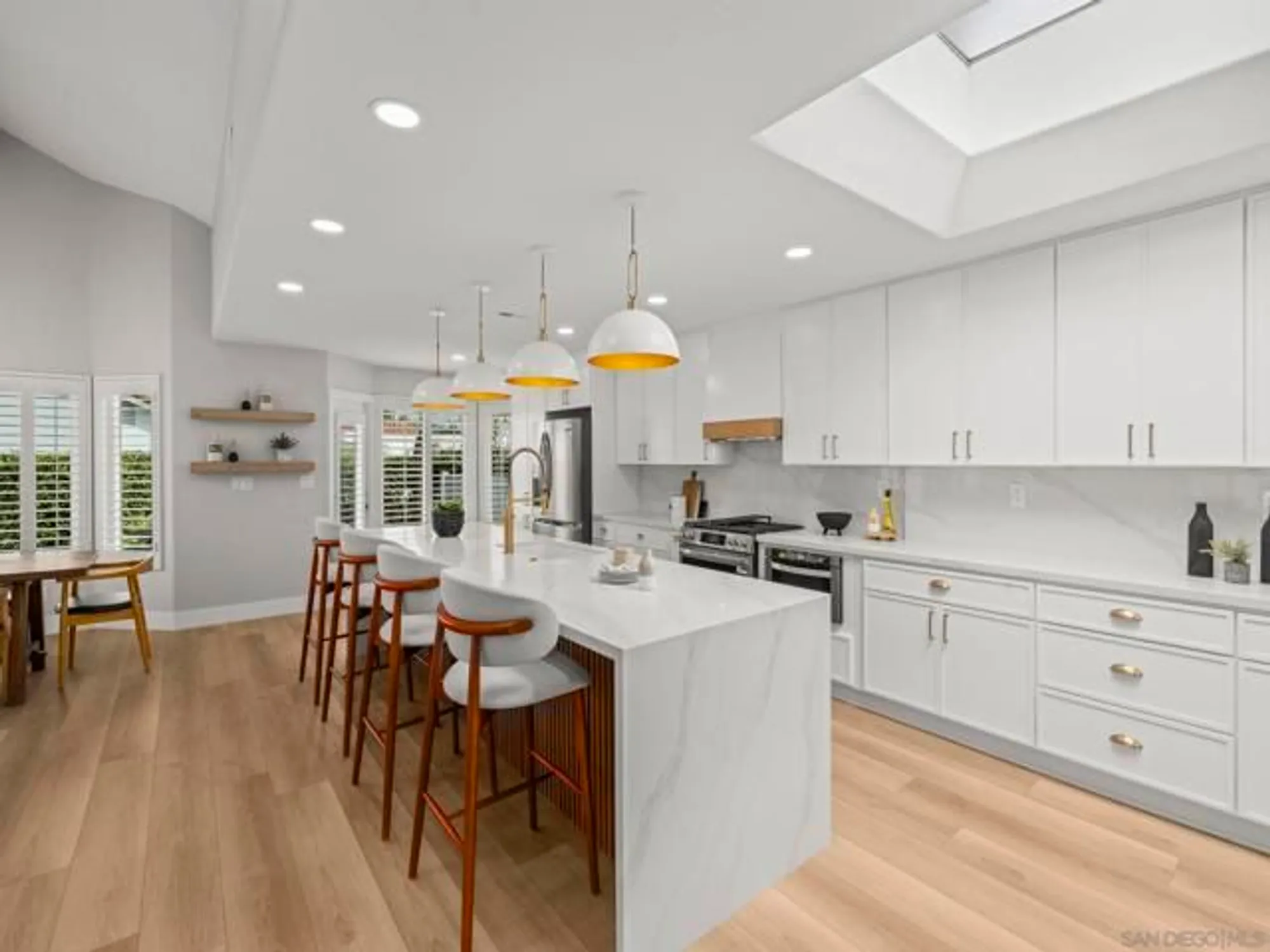 Property Slideshow image 8 of 73 | 4994 alicante way, Oceanside, CA, 92056