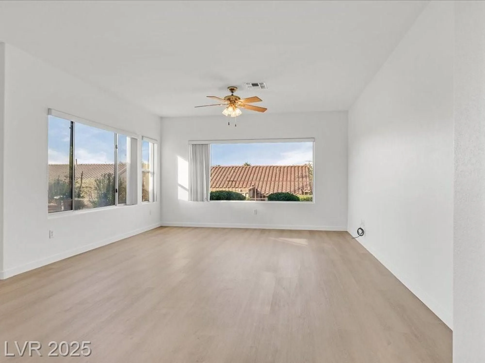 Property Slideshow image 11 of 37 | 2582 hayesville ave, Henderson, NV, 89052