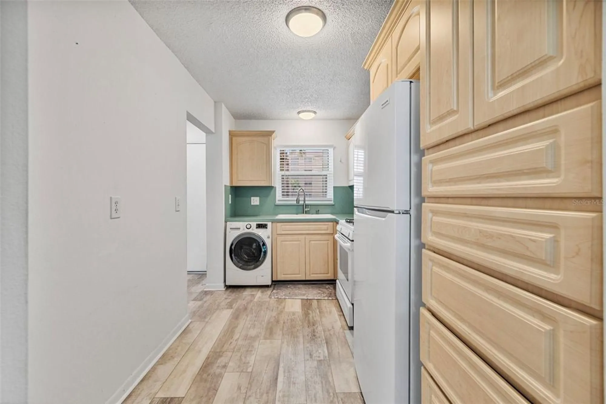 Property Slideshow image 4 of 22 | 5603 80th st n unit 202, Saint Petersburg, FL, 33709