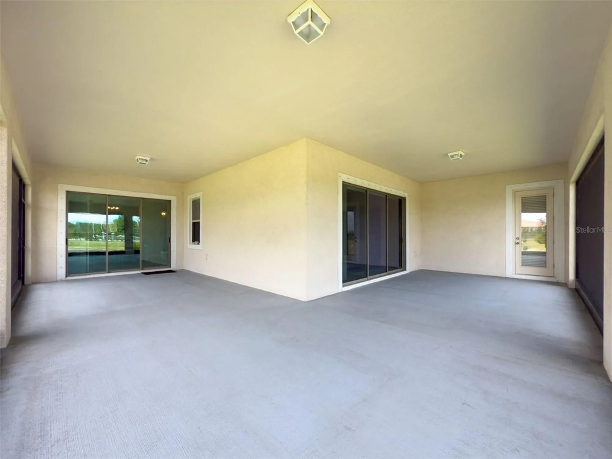Property Slideshow image 41 of 80 | 5329 windy grove dr, Wimauma, FL, 33598
