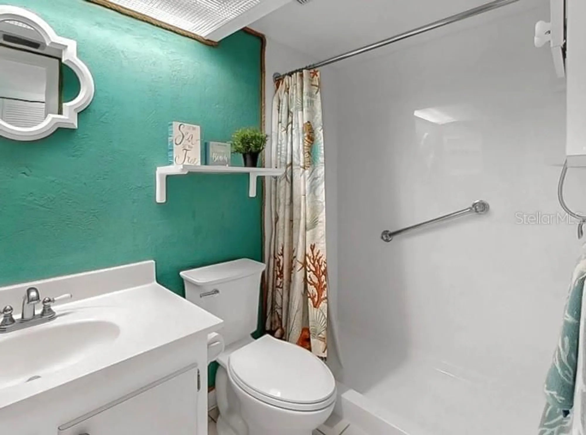 Property Slideshow image 7 of 46 | 4550 cove cir apt 605, Saint Petersburg, FL, 33708