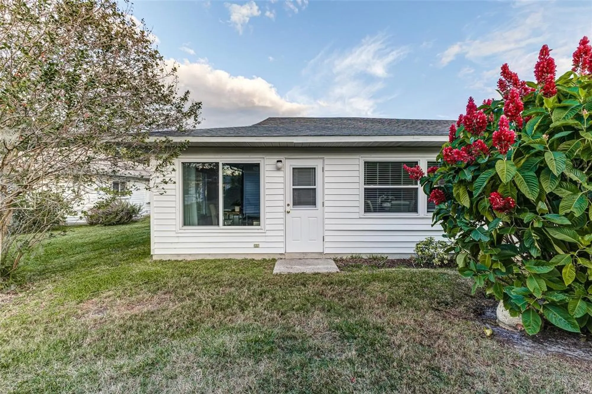 Property Slideshow image 31 of 39 | 4850 squire hollow dr, Lakeland, FL, 33811