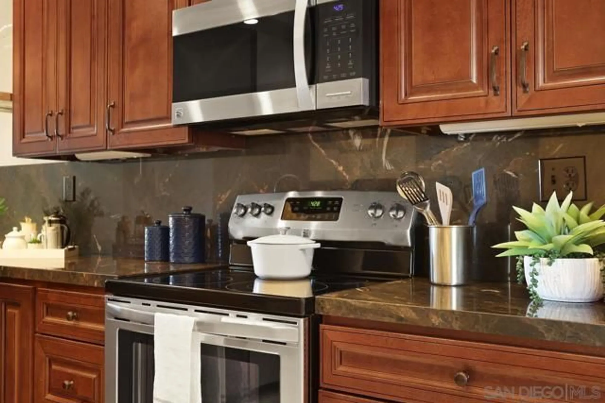 Property Slideshow image 8 of 50 | 12725 via nasca, San Diego, CA, 92128