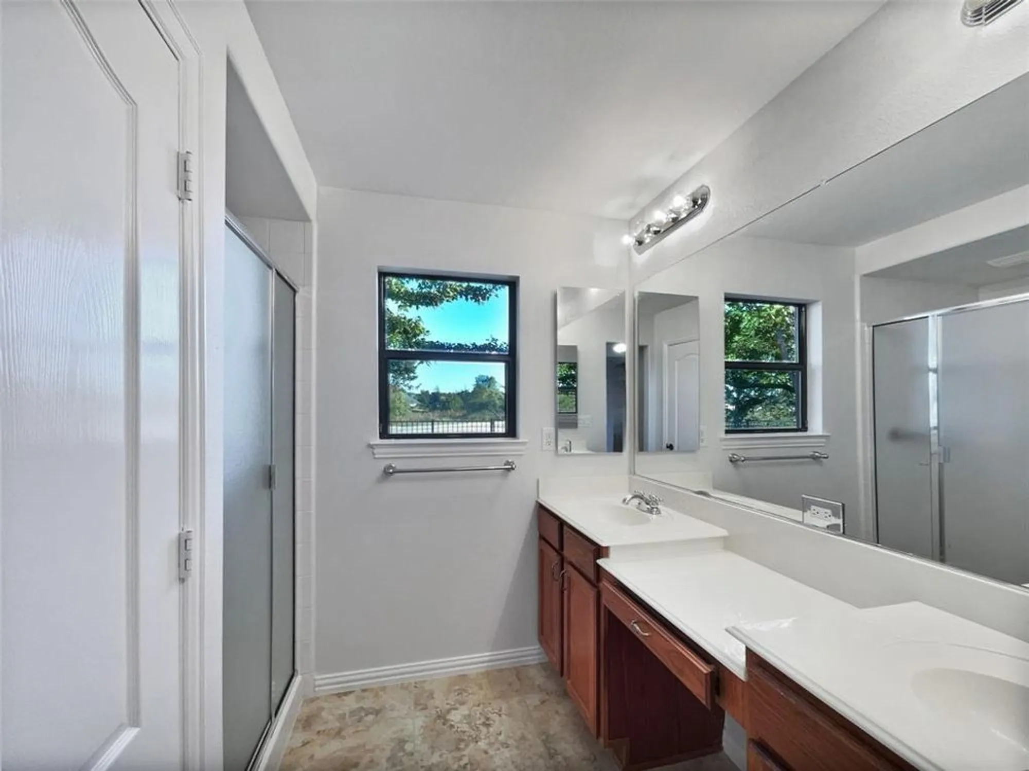 Property Slideshow image 17 of 20 | 11308 southerland dr, Denton, TX, 76207