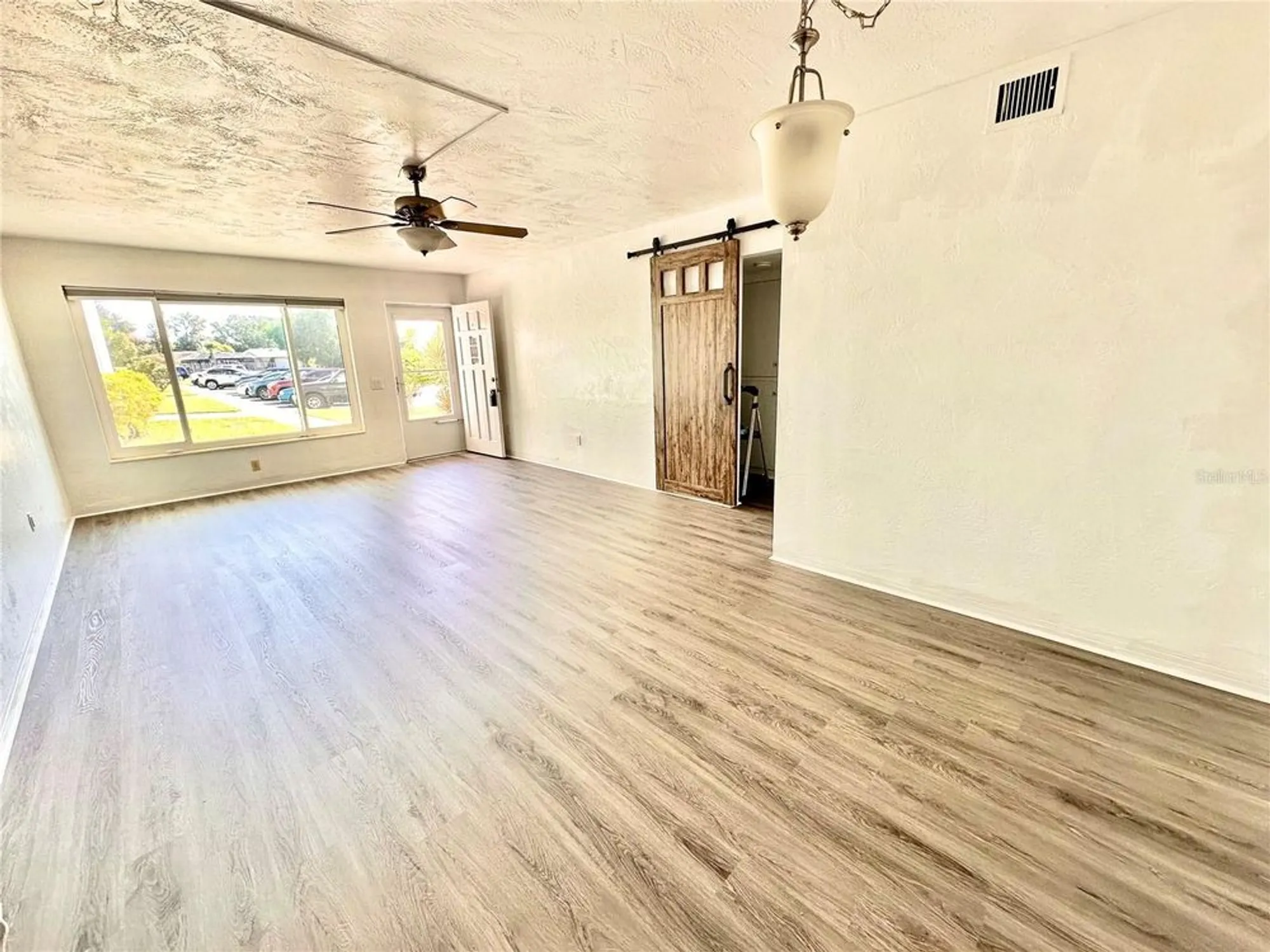 Property Slideshow image 6 of 43 | 2454 australia way 12, Clearwater, FL, 33763