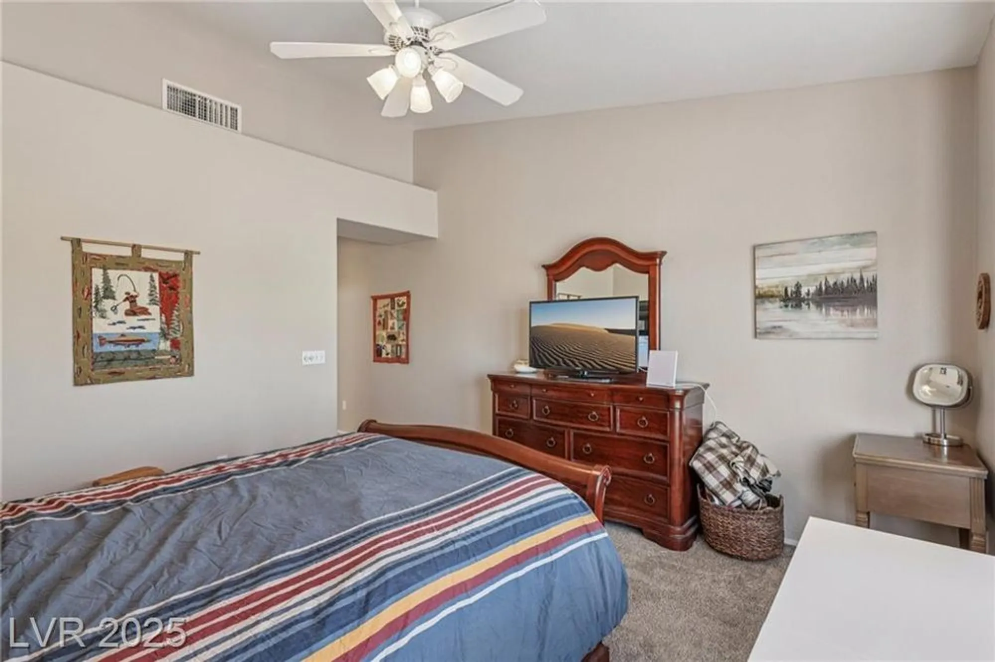 Property Slideshow image 38 of 56 | 10428 villa ridge dr, Las Vegas, NV, 89134