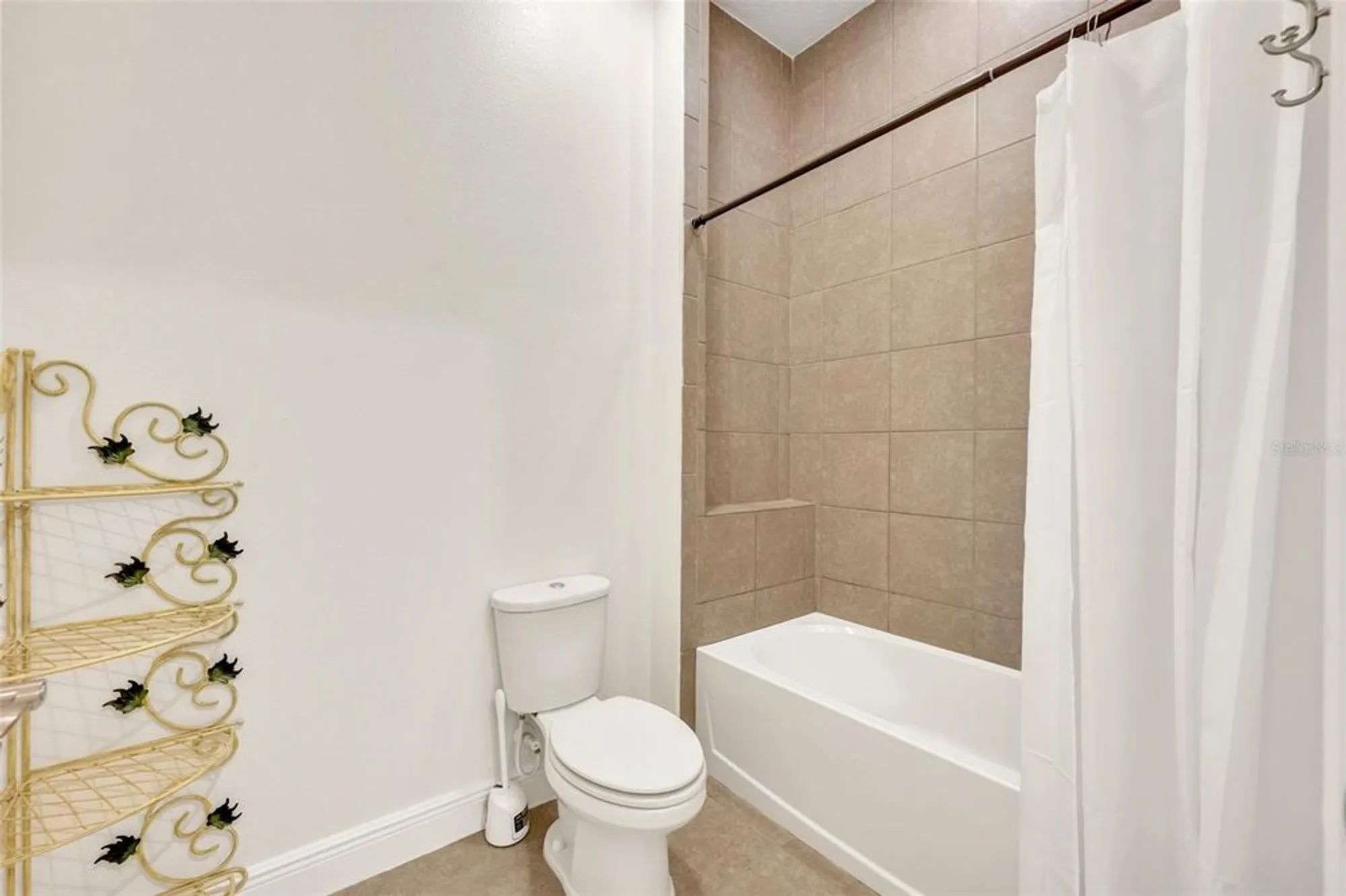 Property Slideshow image 34 of 40 | 2666 meadowedge loop, Saint Cloud, FL, 34772