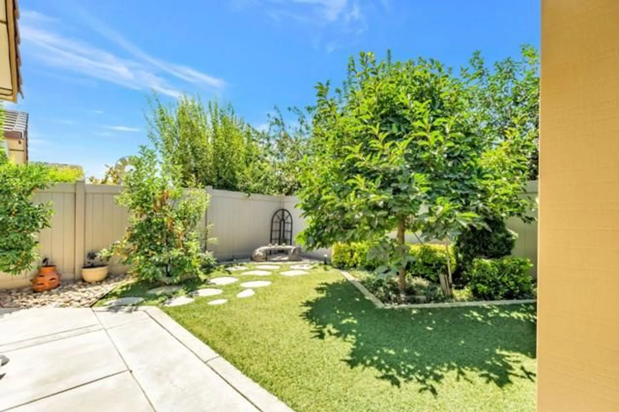 Property Slideshow image 21 of 27 | 2491 redbud way, Manteca, CA, 95336