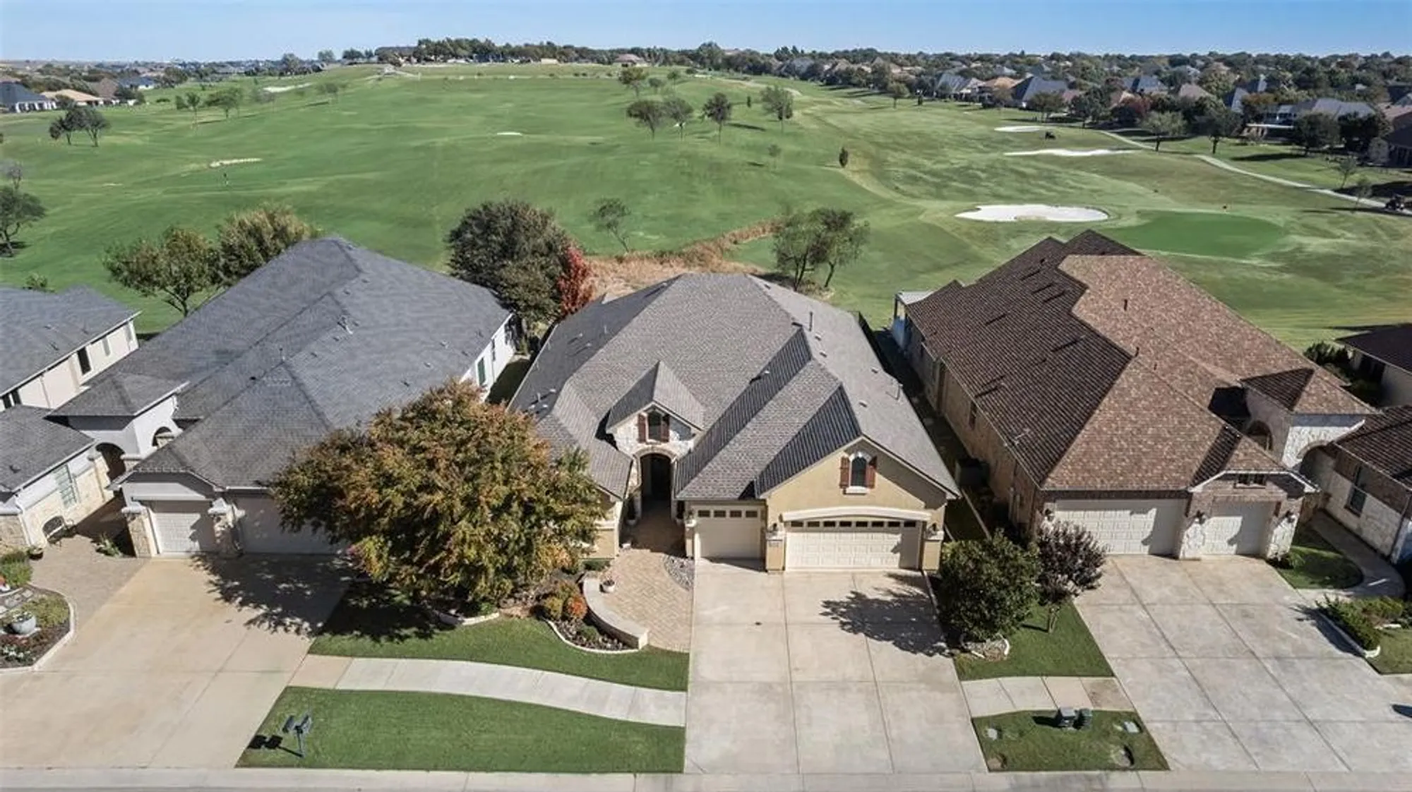 Property Slideshow image 2 of 32 | 11532 southerland dr, Denton, TX, 76207
