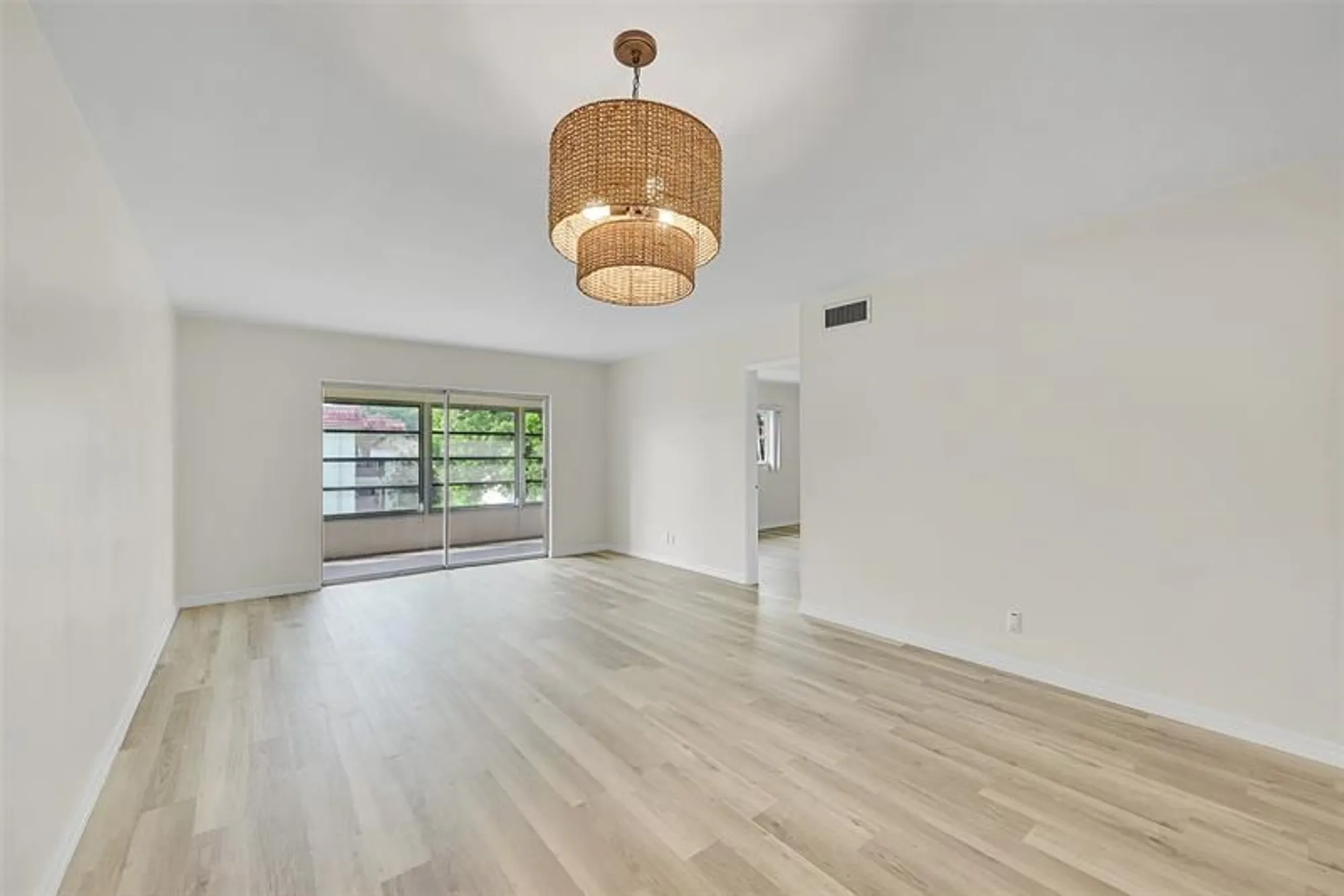 Property Slideshow image 4 of 42 | 23 abbey ln 202, Delray Beach, FL, 33446