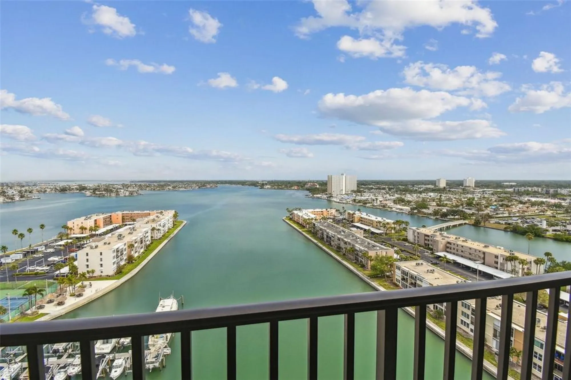 Property Slideshow image 33 of 73 | 7300 sun island dr 1705, South Pasadena, FL, 33707