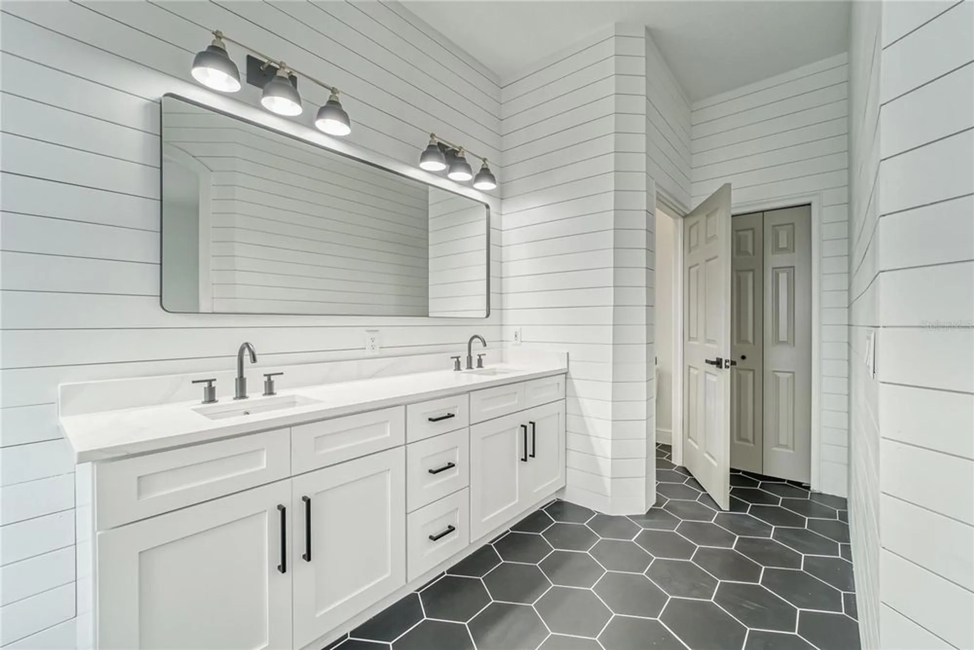 Property Slideshow image 48 of 81 | 5718 sea turtle pl, Apollo Beach, FL, 33572