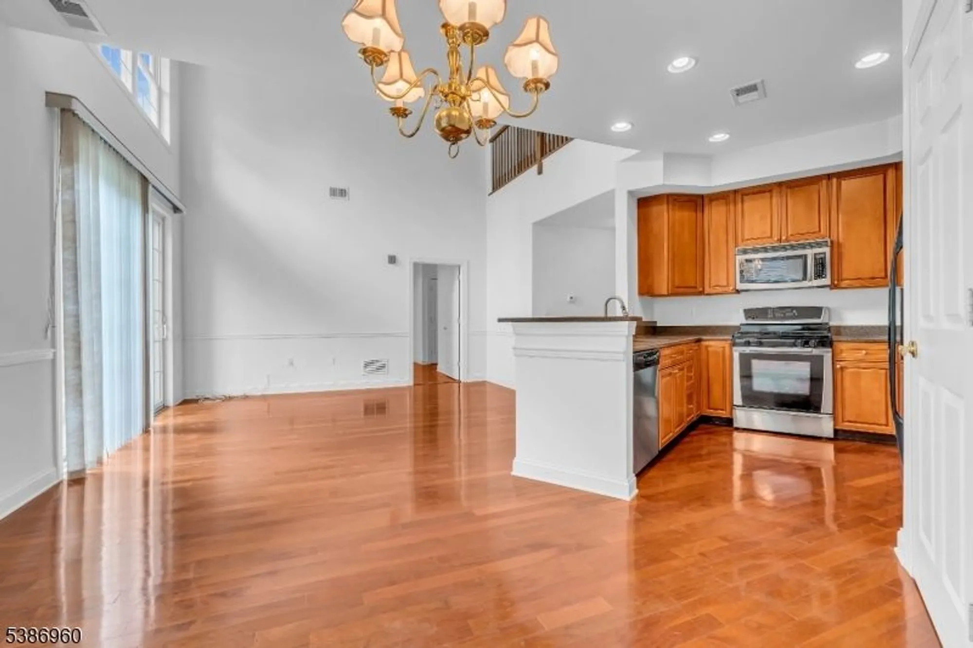 Property Slideshow image 12 of 38 | 182 victoria dr, Basking Ridge, NJ, 07920