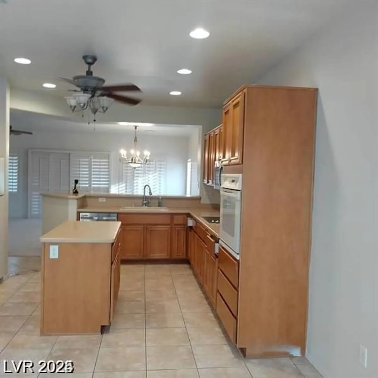 Property Slideshow image 12 of 64 | 1652 black fox canyon rd, Henderson, NV, 89052