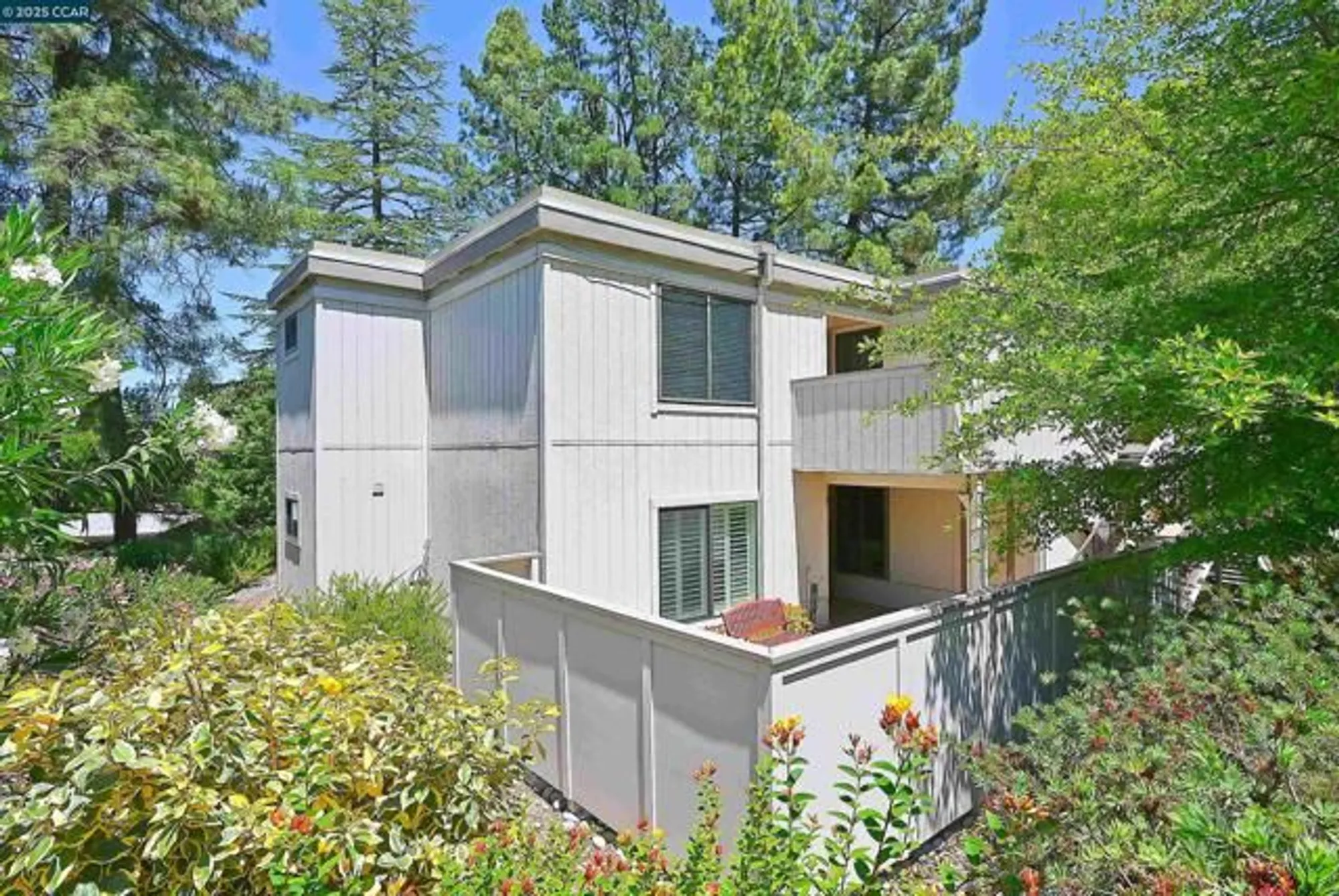 Property Slideshow image 4 of 60 | 1332 canyonwood ct apt 2, Walnut Creek, CA, 94595