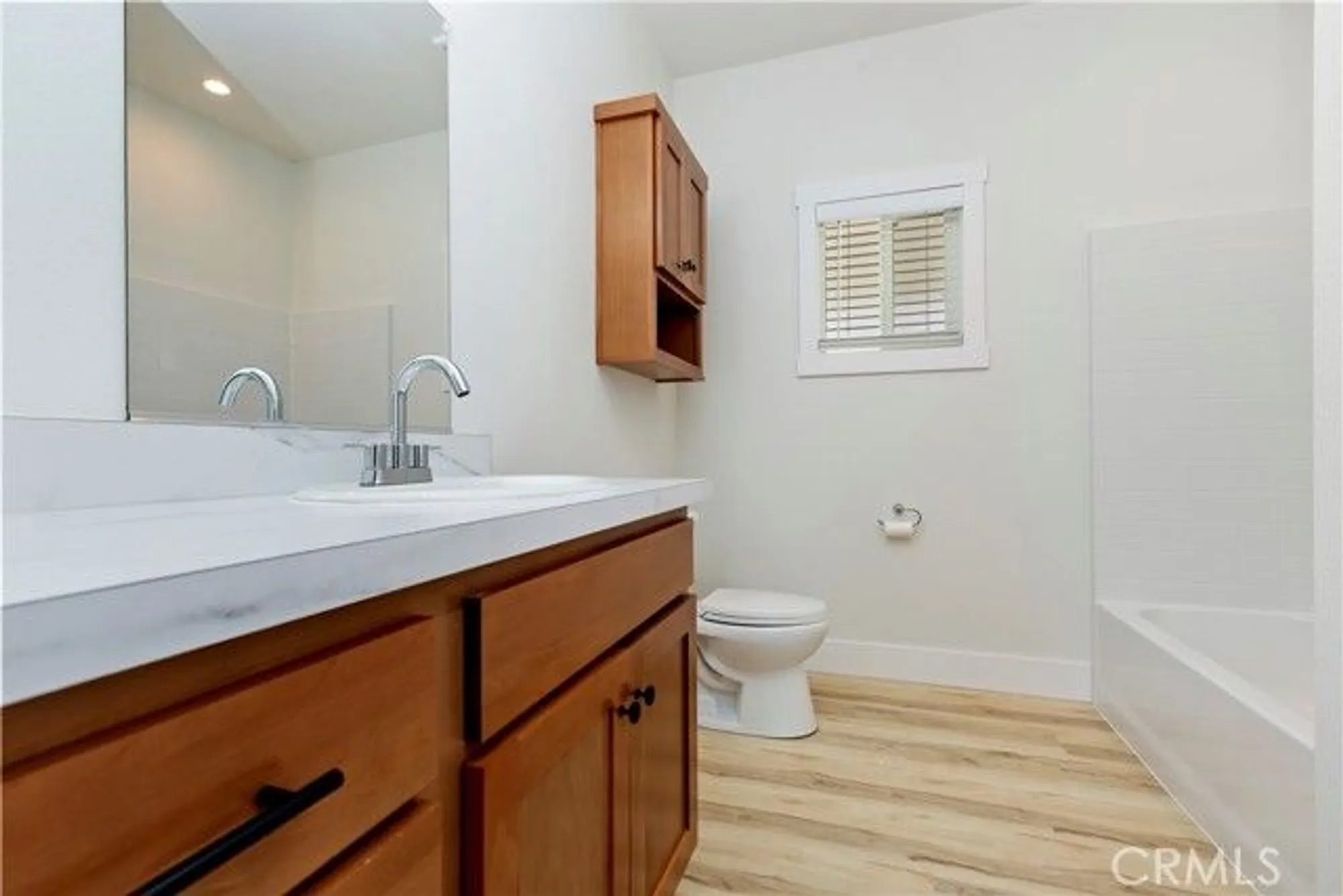 Property Slideshow image 27 of 38 | 991 norwich way, Corona, CA, 92882
