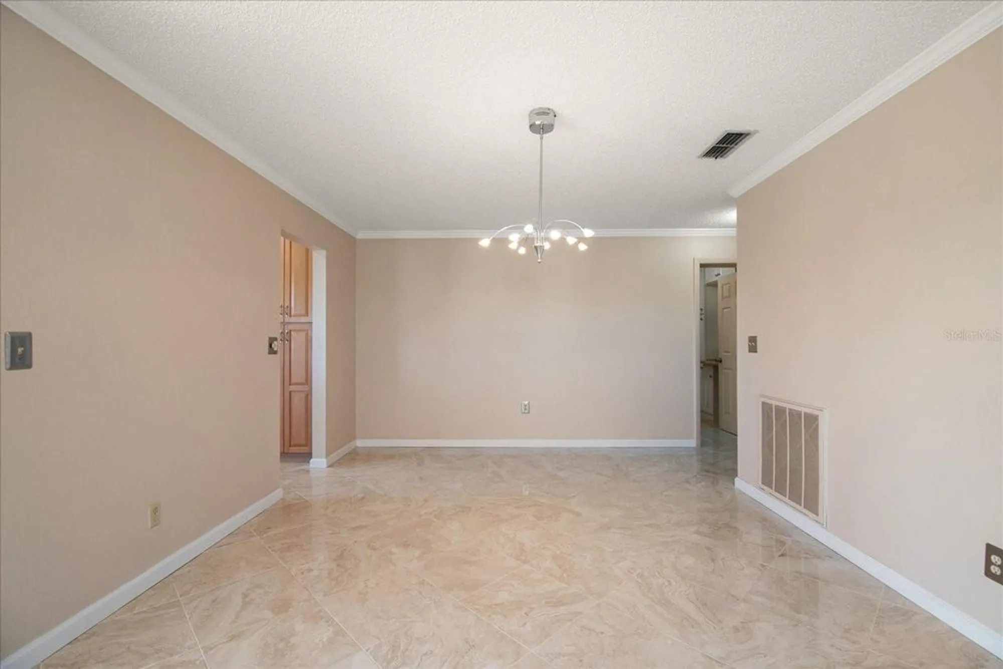 Property Slideshow image 13 of 52 | 8199 terrace garden dr n unit 402, St Petersburg, FL, 33709
