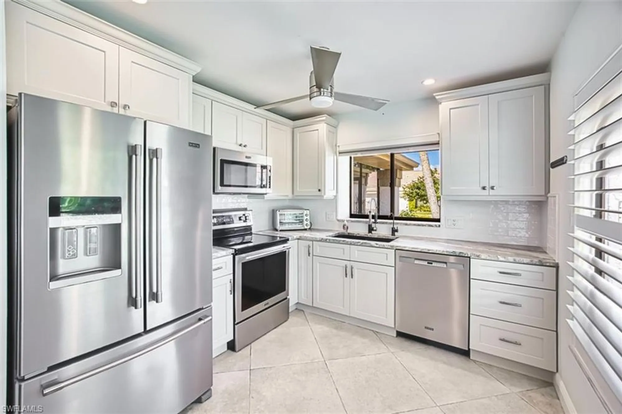 Property Slideshow image 2 of 50 | 1846 pine glade cir, Fort Myers, FL, 33907