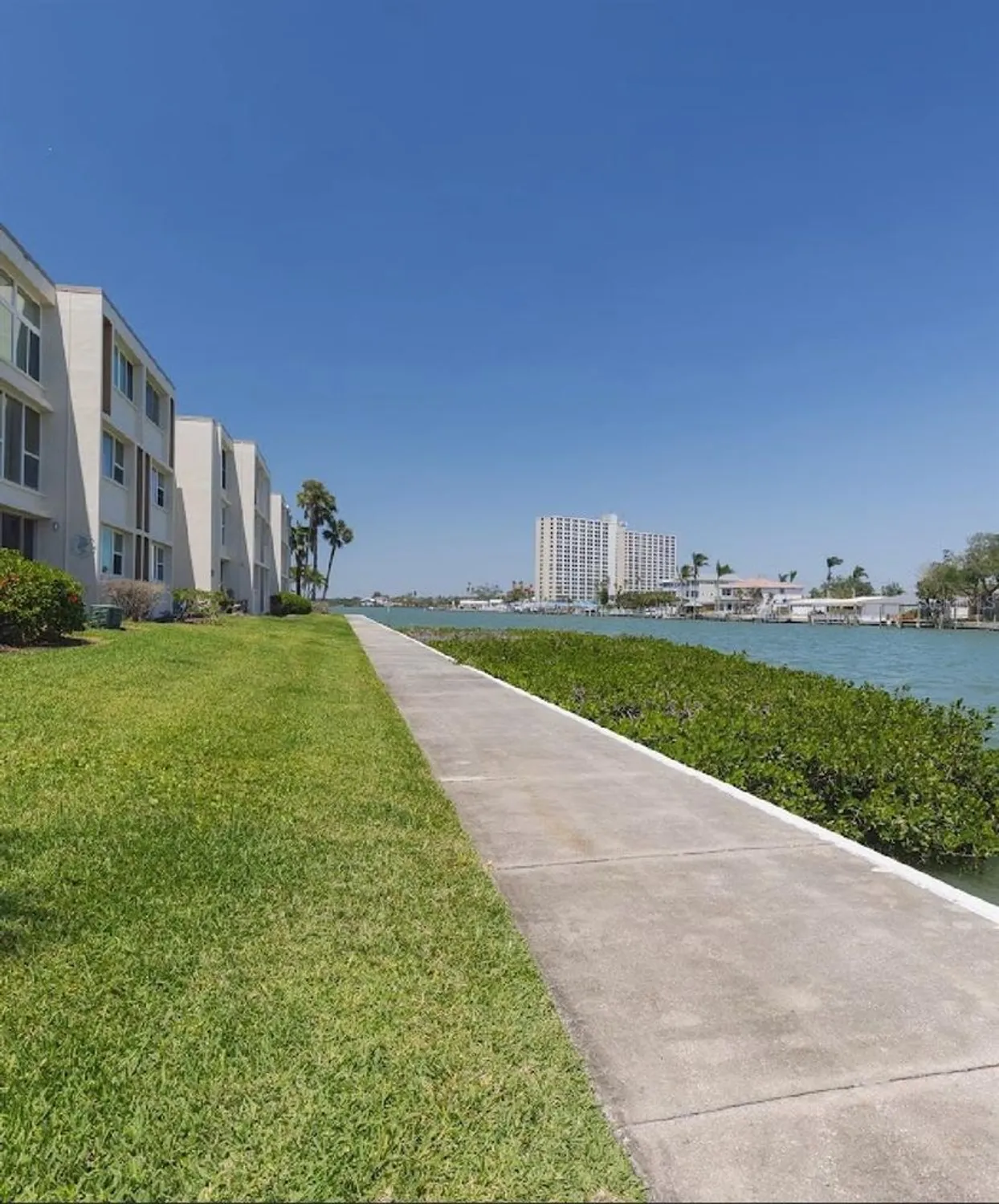 Property Slideshow image 21 of 22 | 7465 bay island dr 312, South Pasadena, FL, 33707