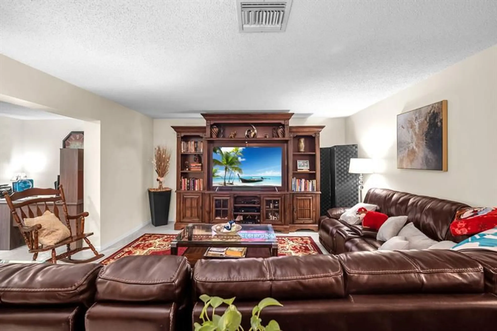 Property Slideshow image 23 of 36 | 6104 rainbow cir, Greenacres, FL, 33463