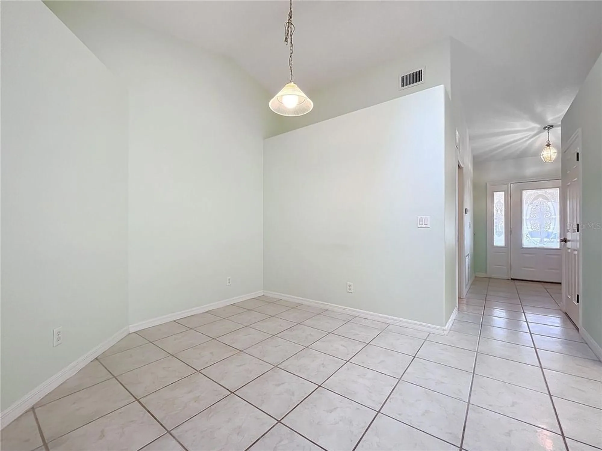 Property Slideshow image 18 of 60 | 5430 sir churchill dr, Leesburg, FL, 34748