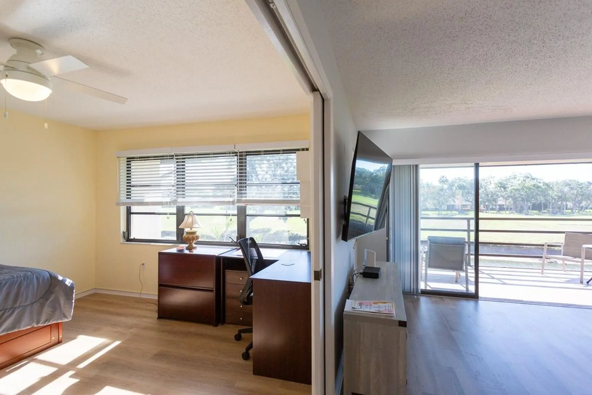 Property Slideshow image 22 of 41 | 5630 golf pointe dr 206, Sarasota, FL, 34243