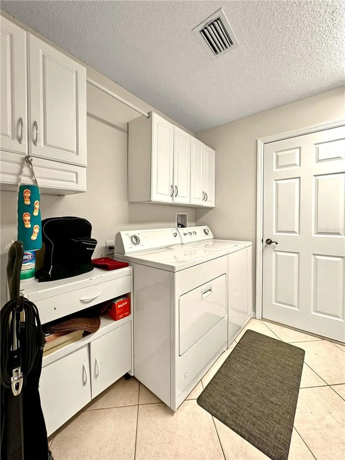 Property Slideshow image 27 of 42 | 867 castleberry cir, The Villages, FL, 32162