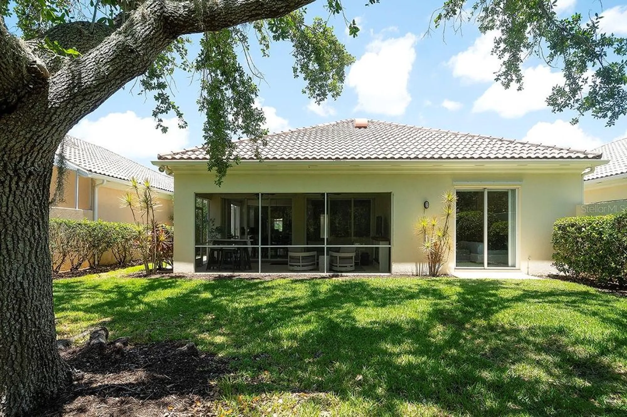 Property Slideshow image 7 of 50 | 5877 ferrara dr, Sarasota, FL, 34238