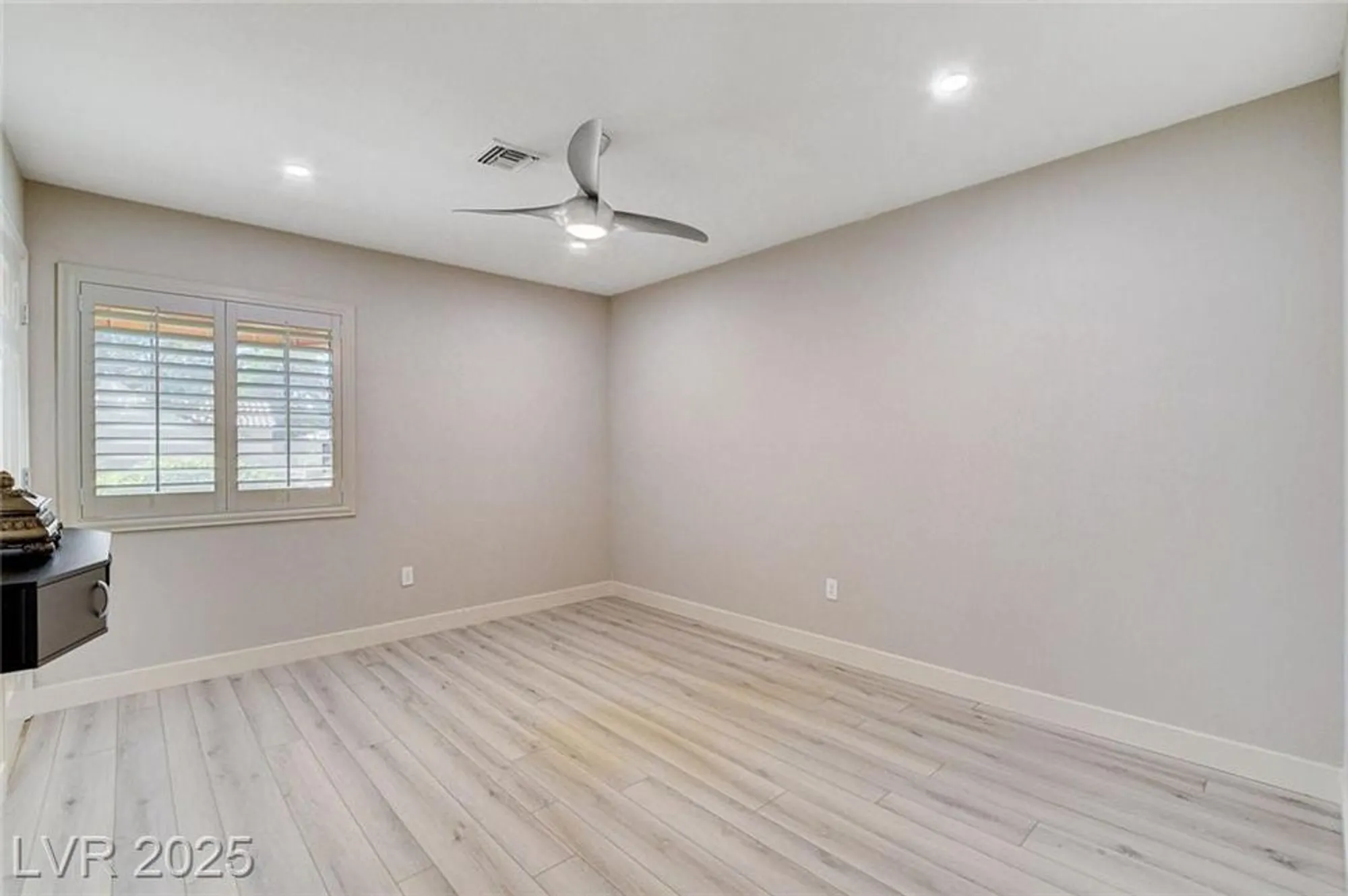 Property Slideshow image 30 of 42 | 10044 woodhouse dr, Las Vegas, NV, 89134