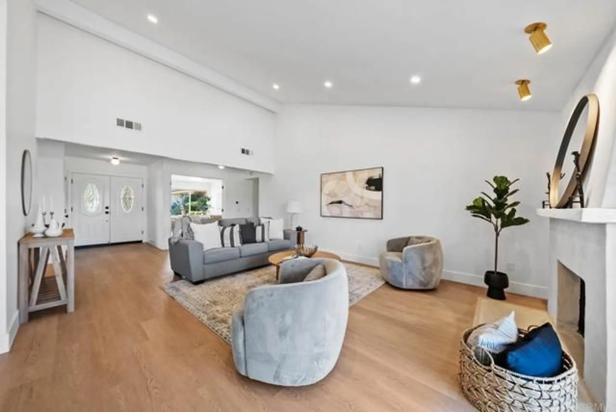 Property Slideshow image 4 of 30 | 17544 plaza otonal, San Diego, CA, 92128