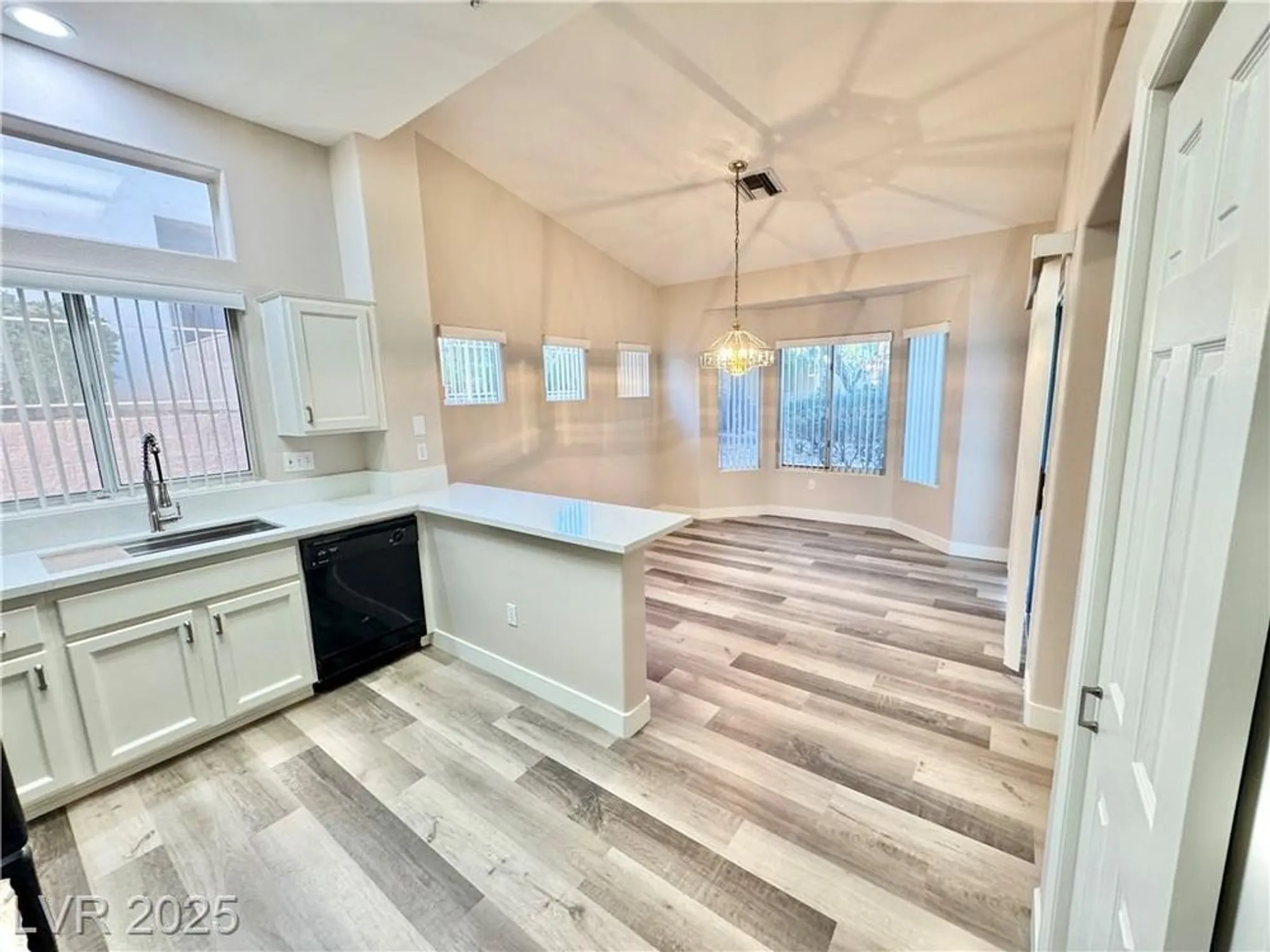 Property Slideshow image 5 of 98 | 10316 bent brook pl, Las Vegas, NV, 89134