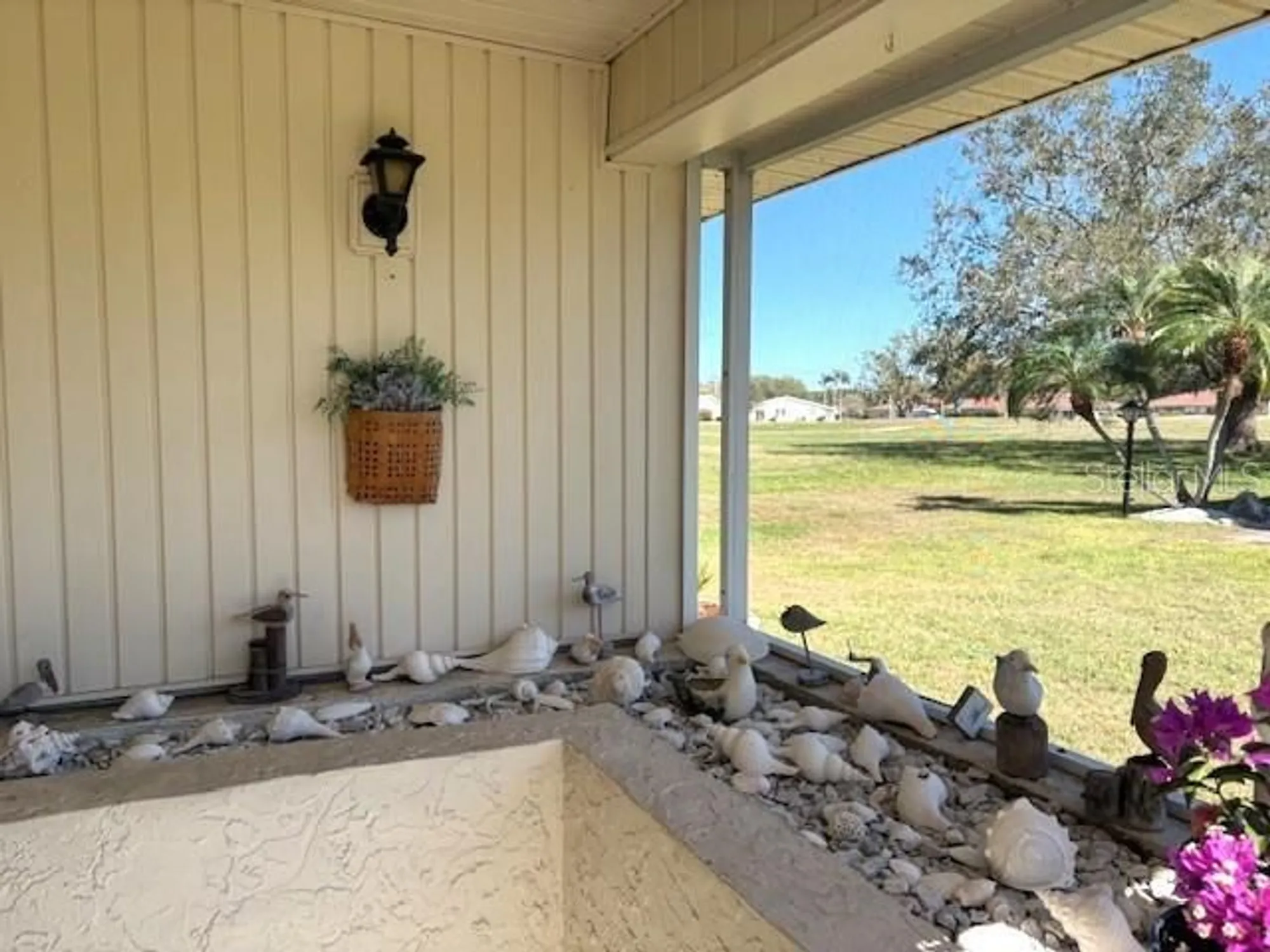 Property Slideshow image 5 of 34 | 1901 canterbury ln 10, Sun City Center, FL, 33573