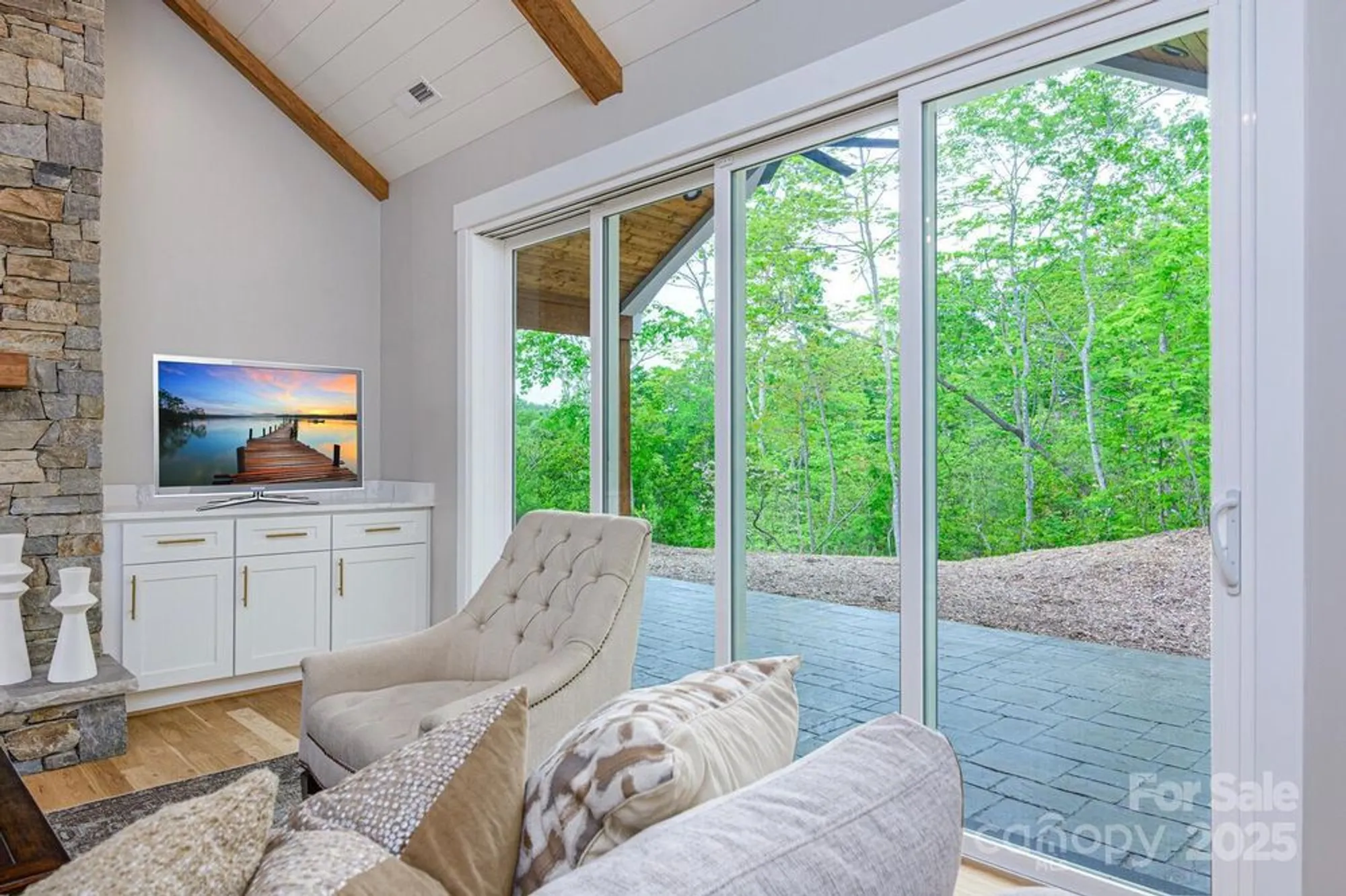 Property Slideshow image 11 of 48 | 131 dawn mist ct, Hendersonville, NC, 28791