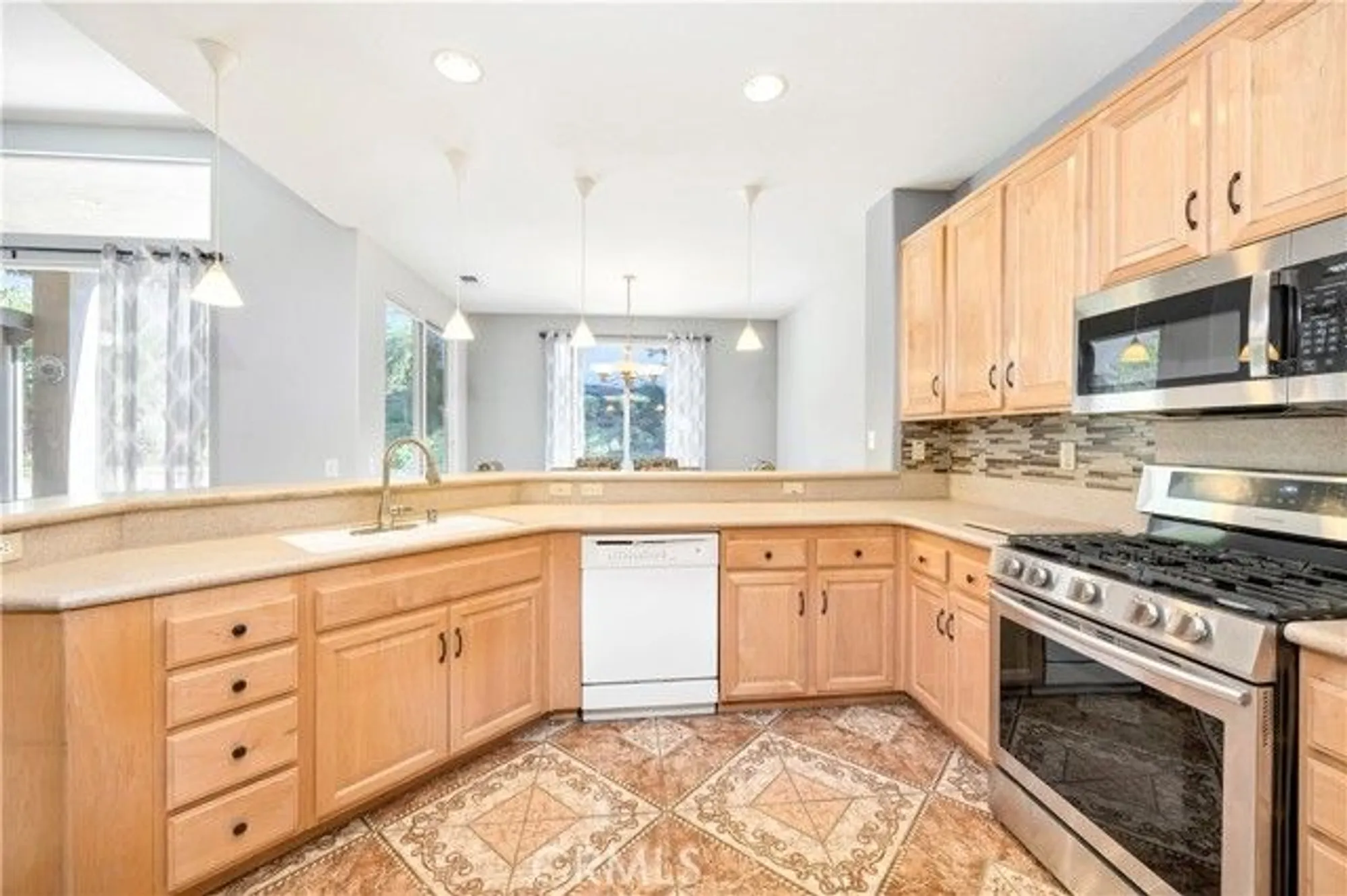 Property Slideshow image 21 of 49 | 14716 grandview dr, Moreno Valley, CA, 92555