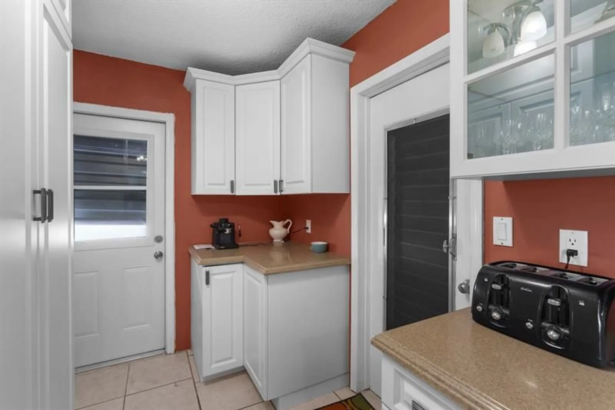 Property Slideshow image 9 of 35 | 4510 nw 49th ct, Tamarac, FL, 33319