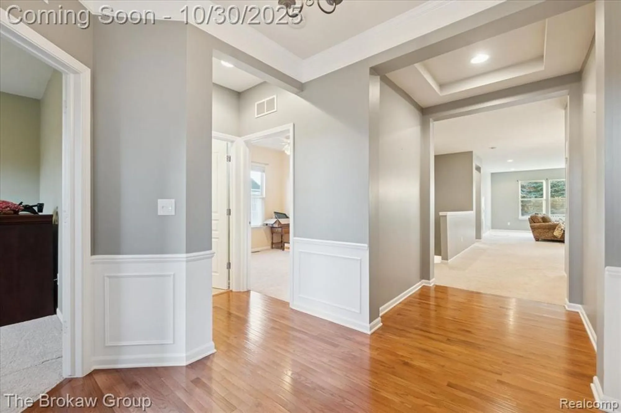 Property Slideshow image 8 of 49 | 6334 prairie dunes dr, Grand Blanc, MI, 48439