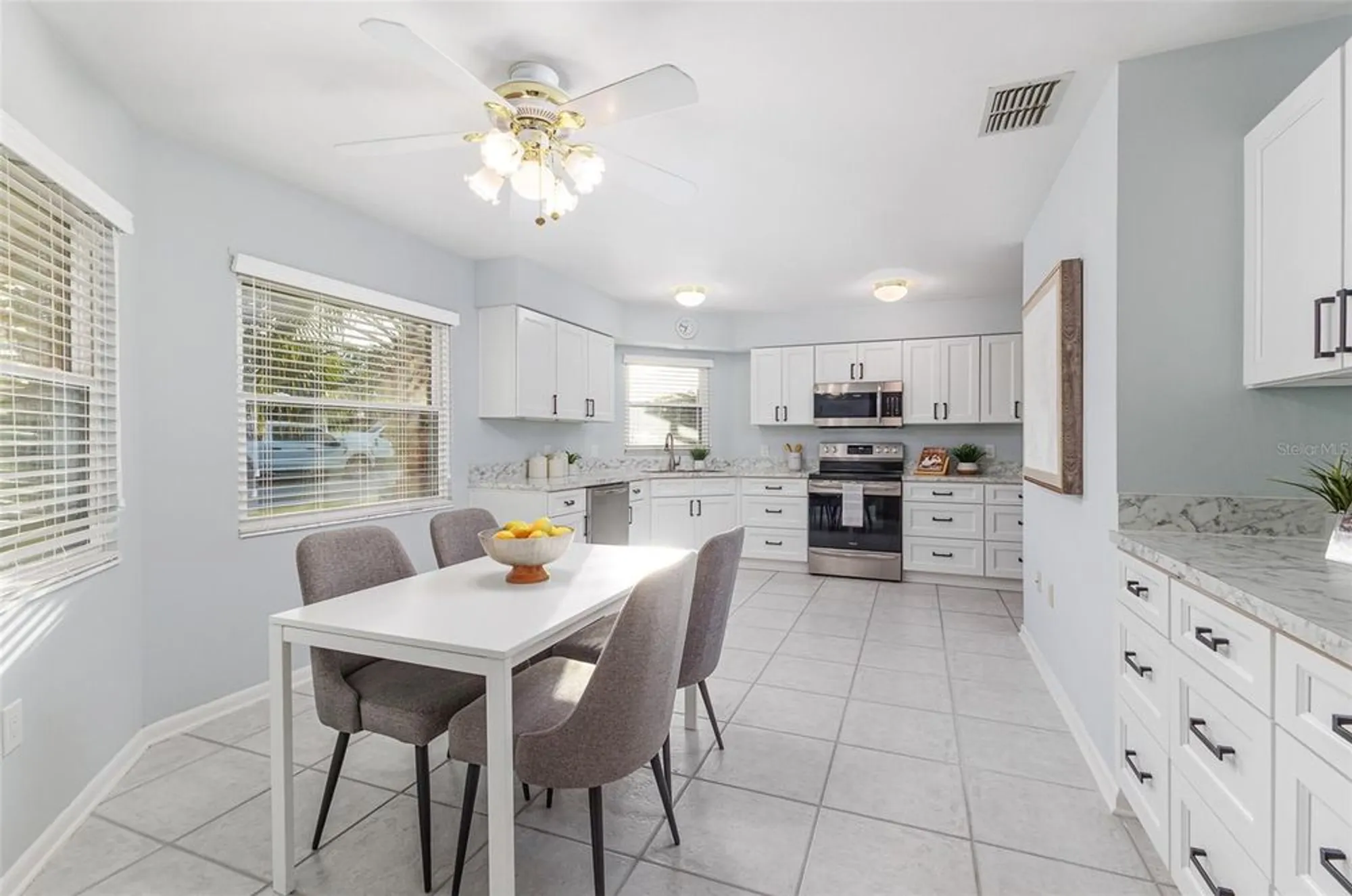 Property Slideshow image 7 of 39 | 4850 squire hollow dr, Lakeland, FL, 33811